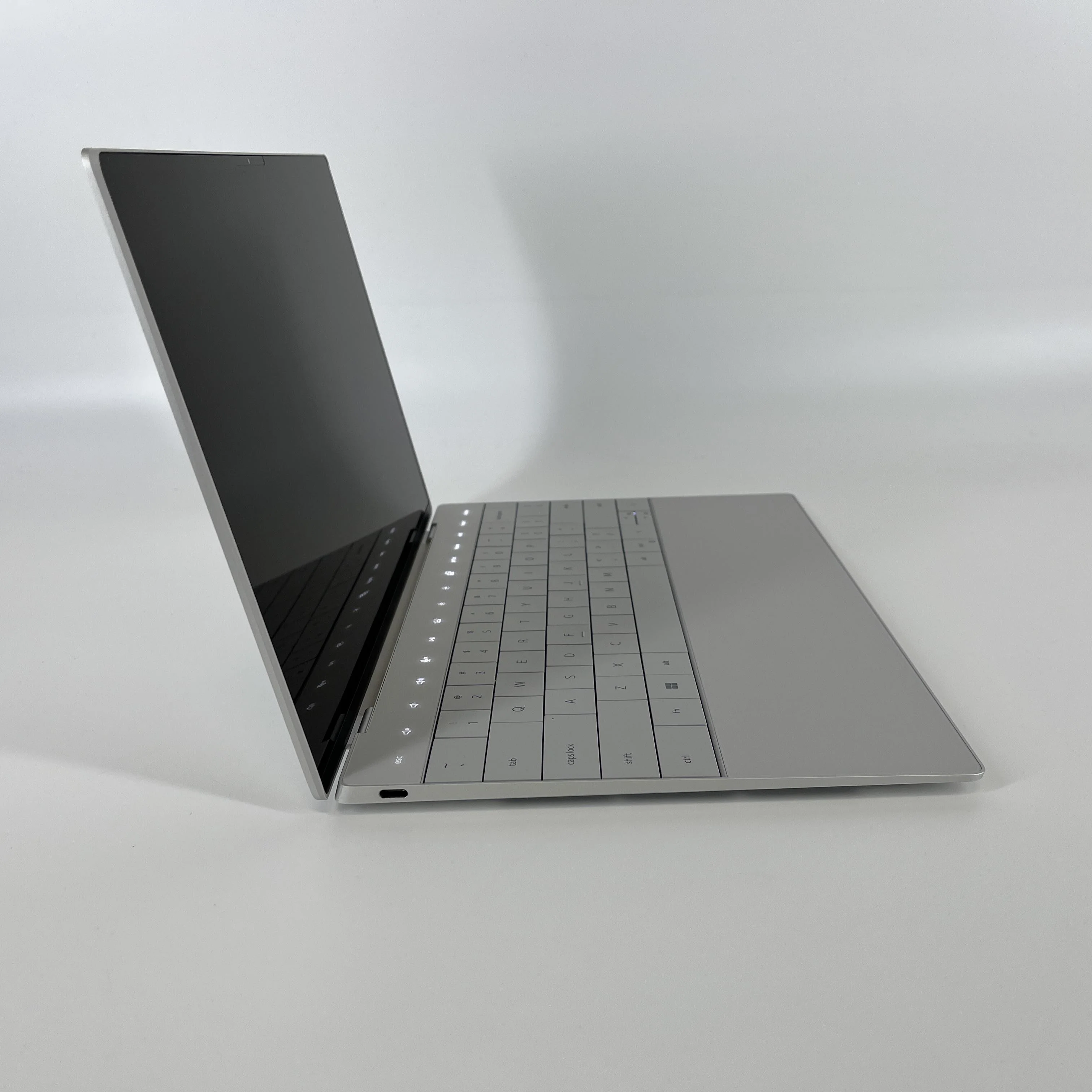 Dell XPS 13 Plus 9320 Silver 2.1 GHz Intel Core i7 12th Gen. 16GB RAM 512GB Solid State Drive - Image 3
