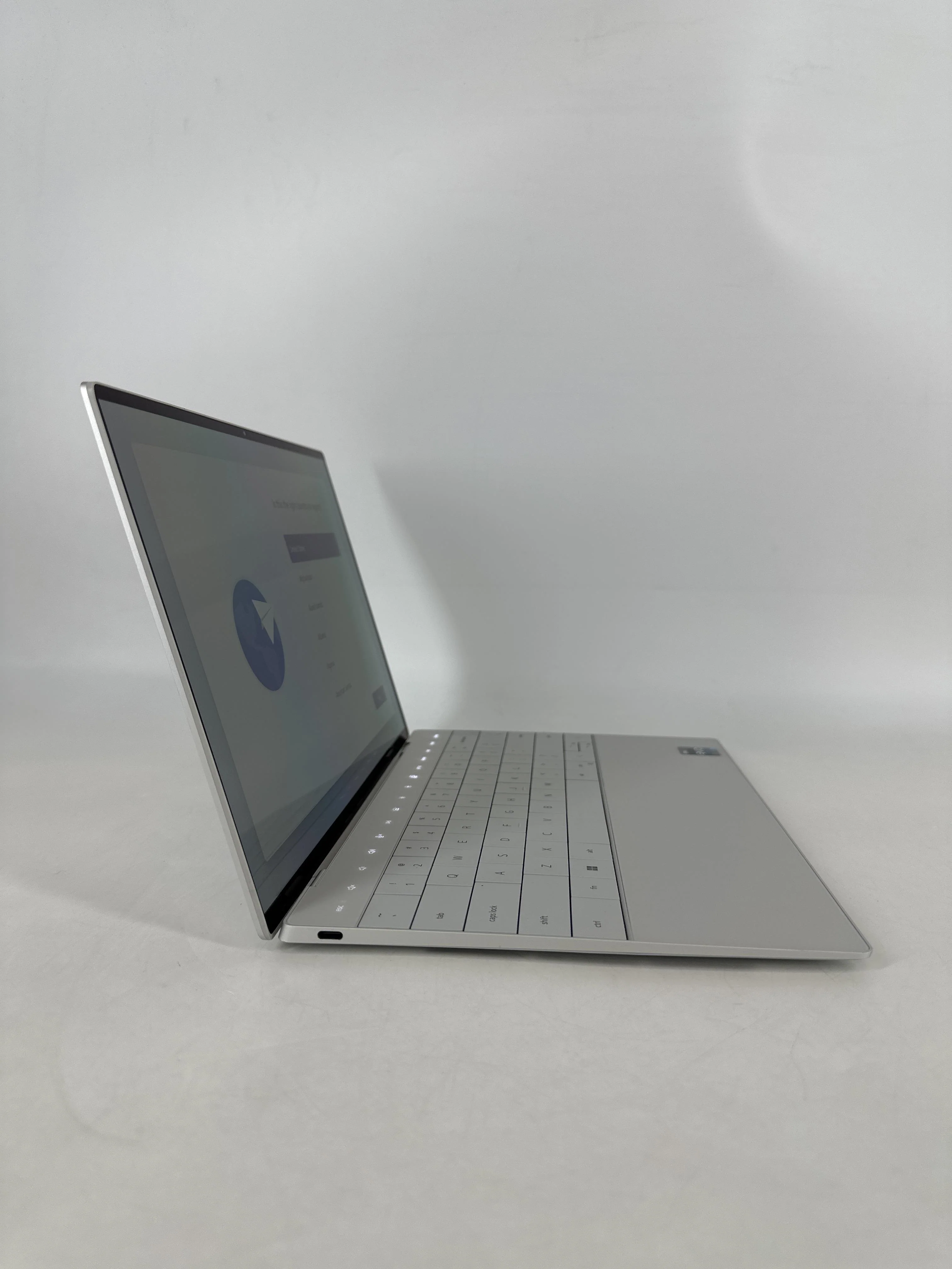 Dell XPS 13 Plus 9320 Silver 2.1 GHz Intel Core i7 12th Gen. 16GB RAM 512GB Solid State Drive - Image 3