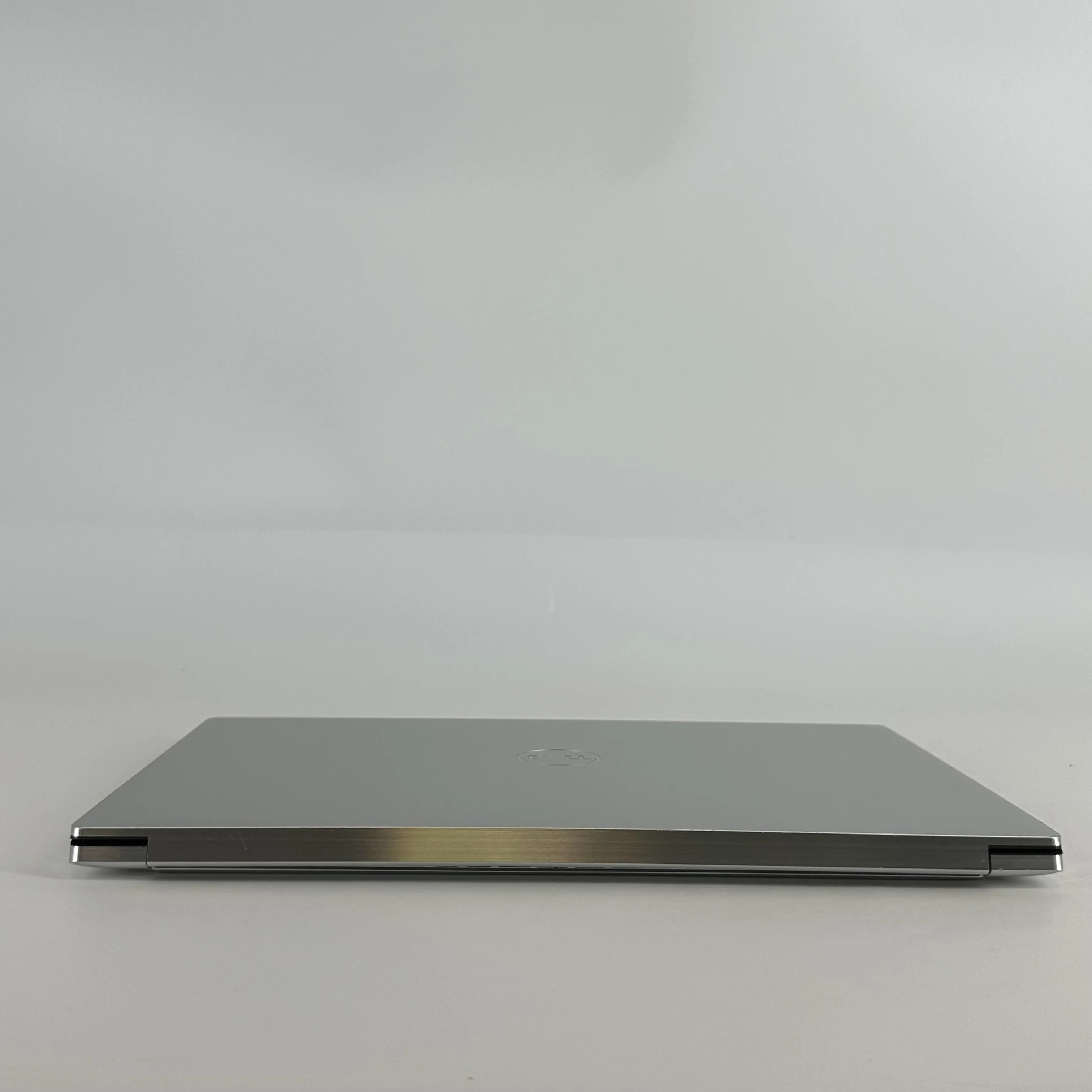 Dell XPS 15 9510 Silver 2.5 GHz Intel Core i9 11th Gen. 64GB RAM 1TB Solid State Drive NVIDIA GeForce RTX 3050 Ti 4 GB - Image 15
