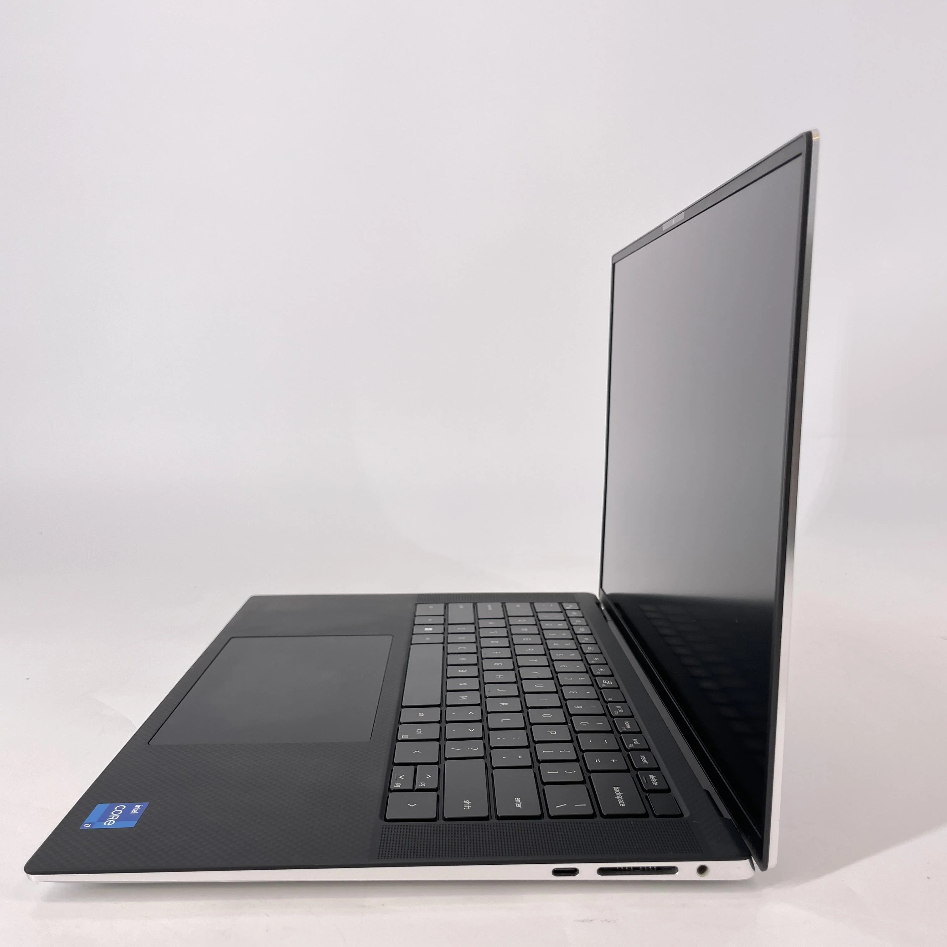 Dell XPS 15 9520 Silver 2.3 GHz Intel Core i7 12th Gen. 16GB RAM 512GB Solid State Drive - Image 4