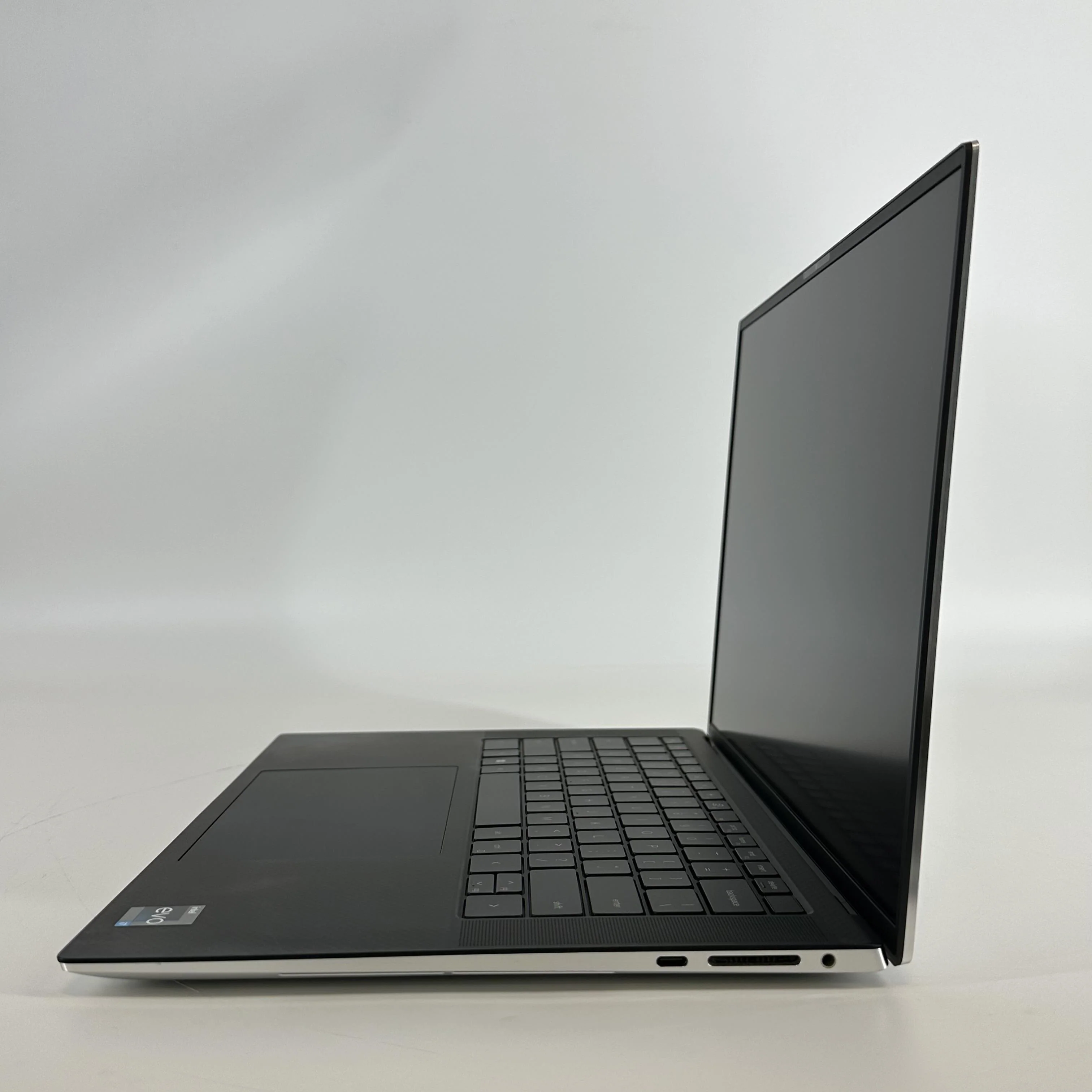 Dell XPS 15 9530 Silver 2.4 GHz Intel Core i7 13th Gen. 16GB RAM 512GB Solid State Drive Intel Arc A370M 4 GB - Image 4