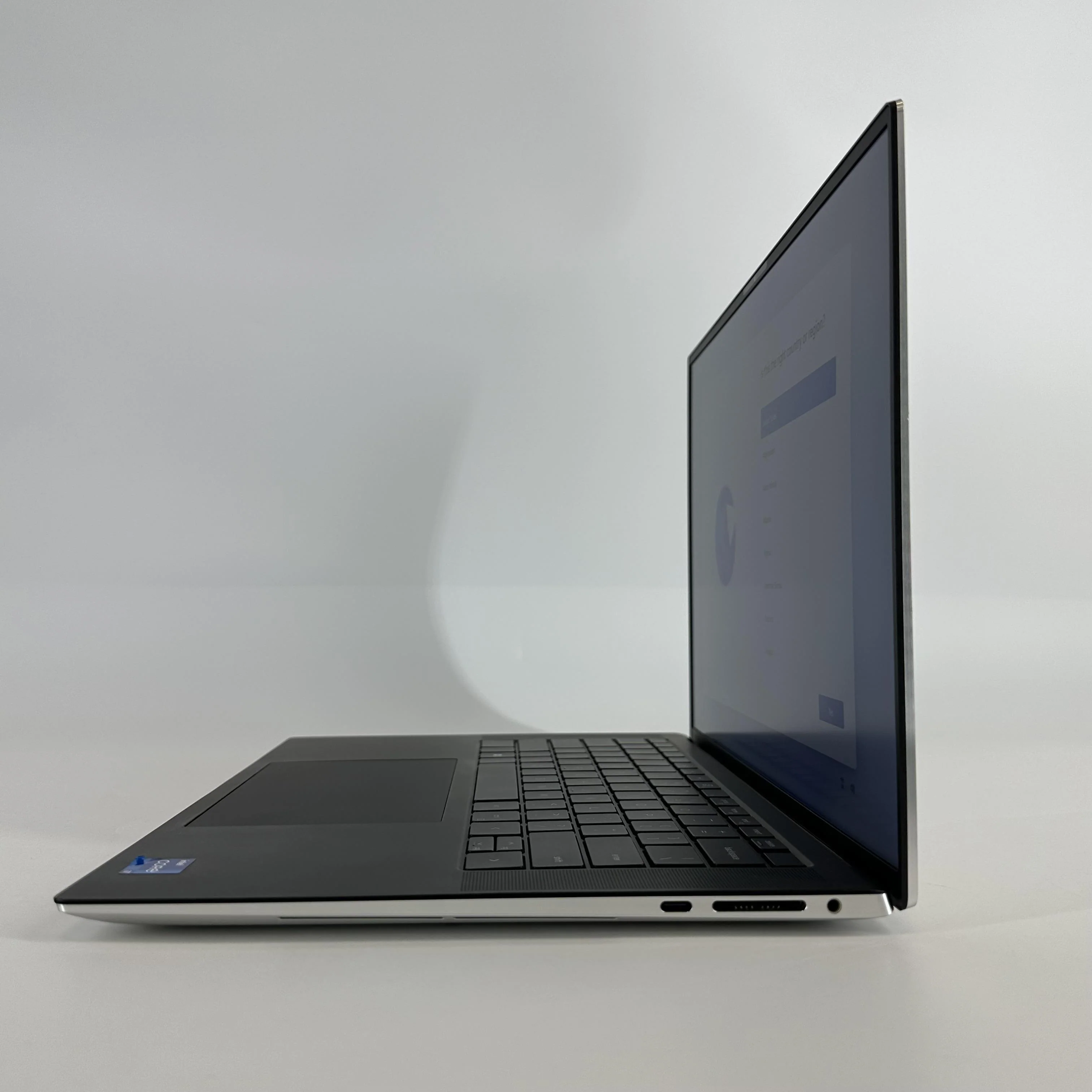 Dell XPS 15 9530 Silver 2.4 GHz Intel Core i7 13th Gen. 32GB RAM 1TB Solid State Drive Intel Arc A370M 4 GB - Image 7