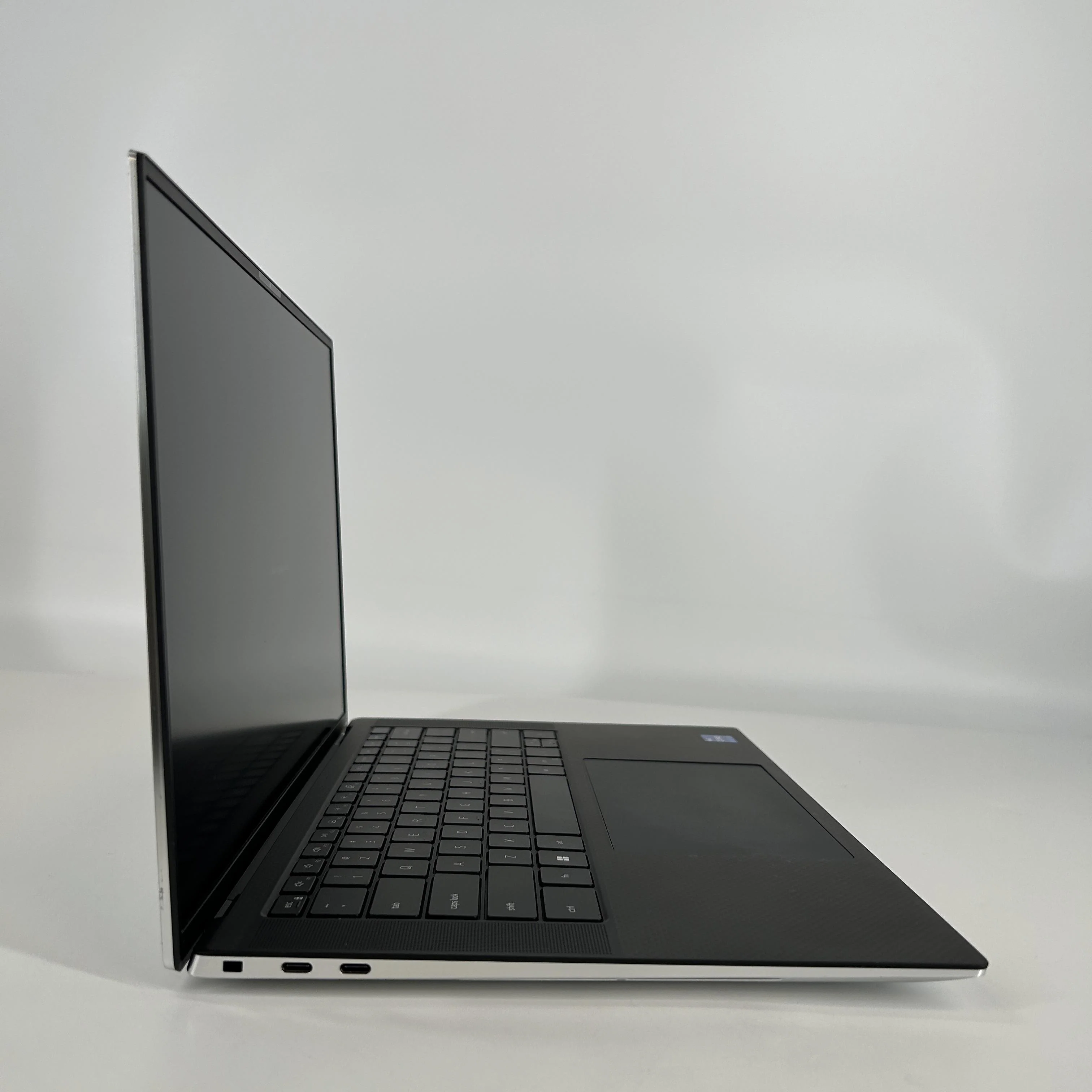 Dell XPS 15 9530 Silver 2.4 GHz Intel Core i7 13th Gen. 32GB RAM 1TB Solid State Drive Intel Arc A370M 4 GB - Image 3