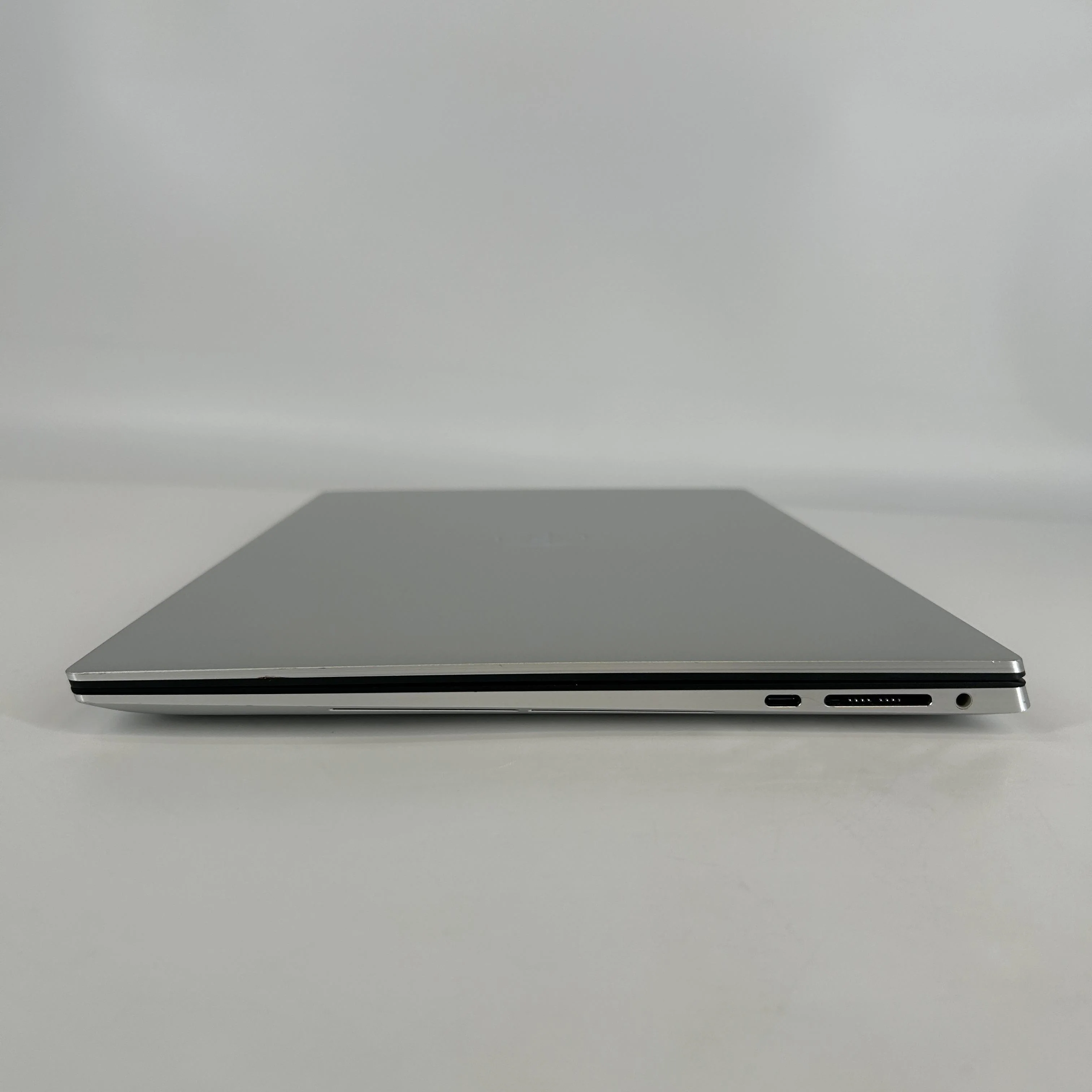 Dell XPS 15 9530 Silver 2.4 GHz Intel Core i7 13th Gen. 32GB RAM 1TB Solid State Drive Intel Arc A370M 4 GB - Image 9