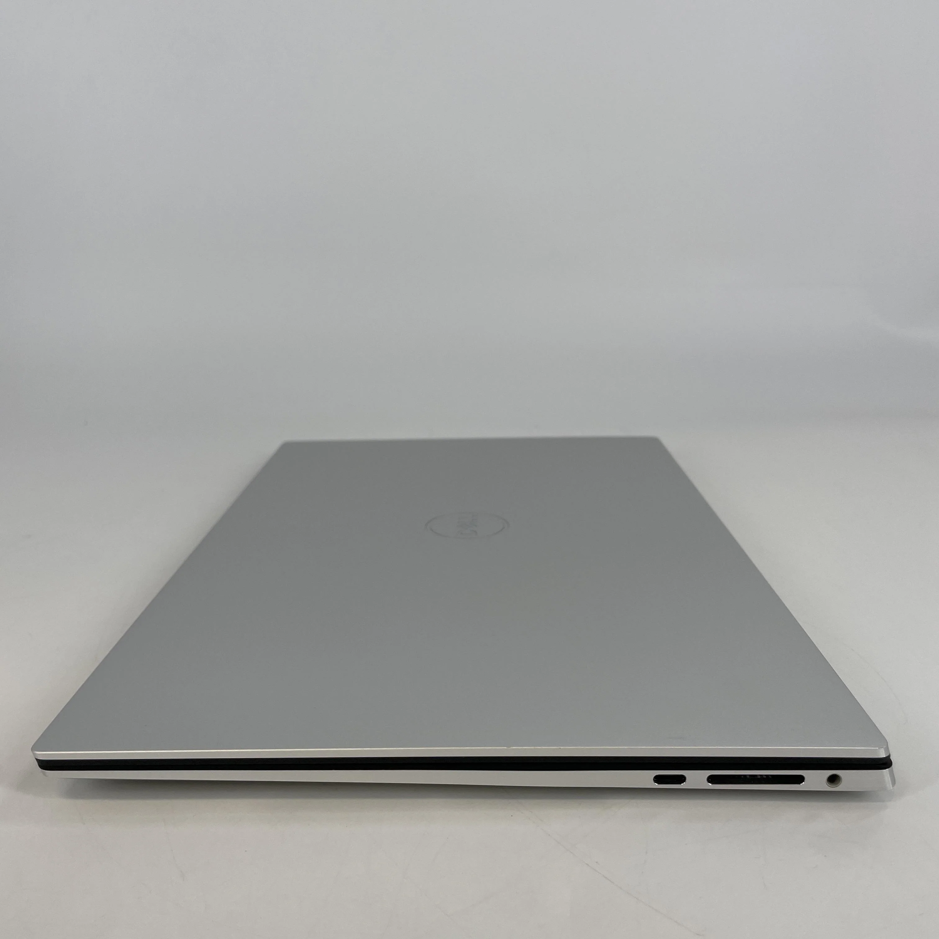 Dell XPS 15 9530 Silver 2.4 GHz Intel Core i7 13th Gen. 40GB RAM 1TB Solid State Drive - Image 8