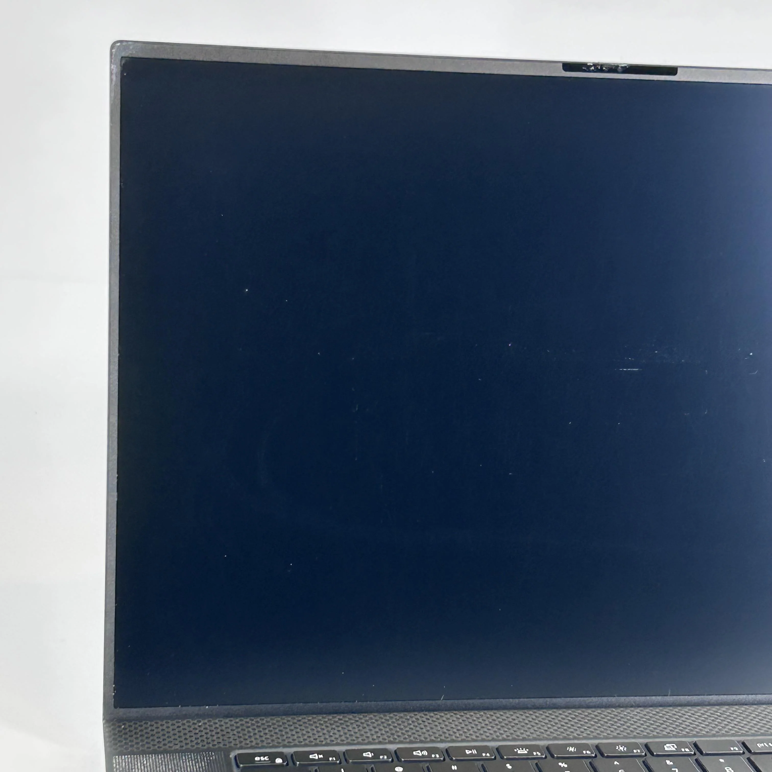 Dell XPS 17 9700 Silver 2.5 GHz Intel Core i5 10th Gen. 16GB RAM 1TB Solid State Drive - Image 13
