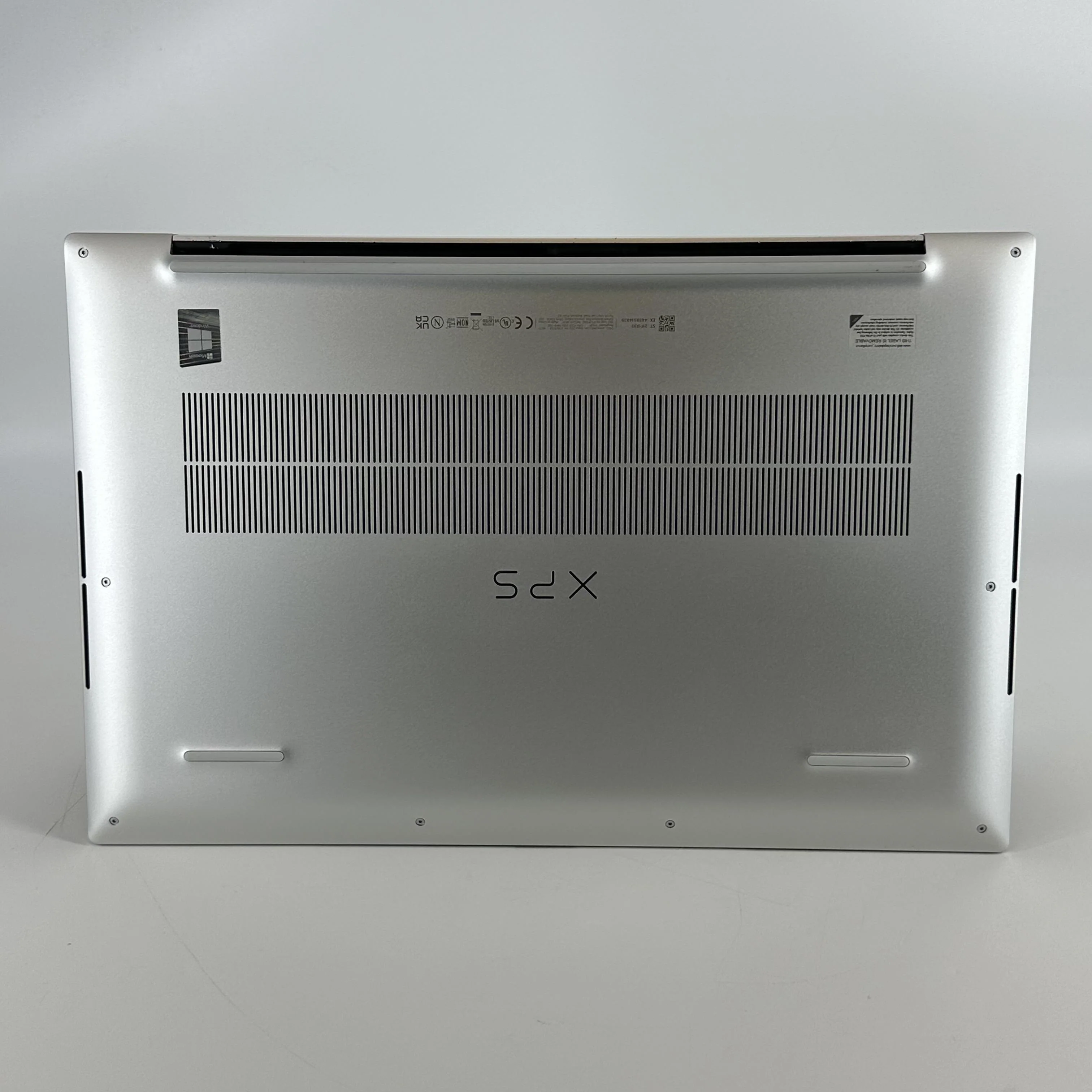 Dell XPS 17 9710 Silver 2.3 GHz Intel Core i7 11th Gen. 32GB RAM 1TB Solid State Drive NVIDIA GeForce RTX 3060 6 GB - Image 4