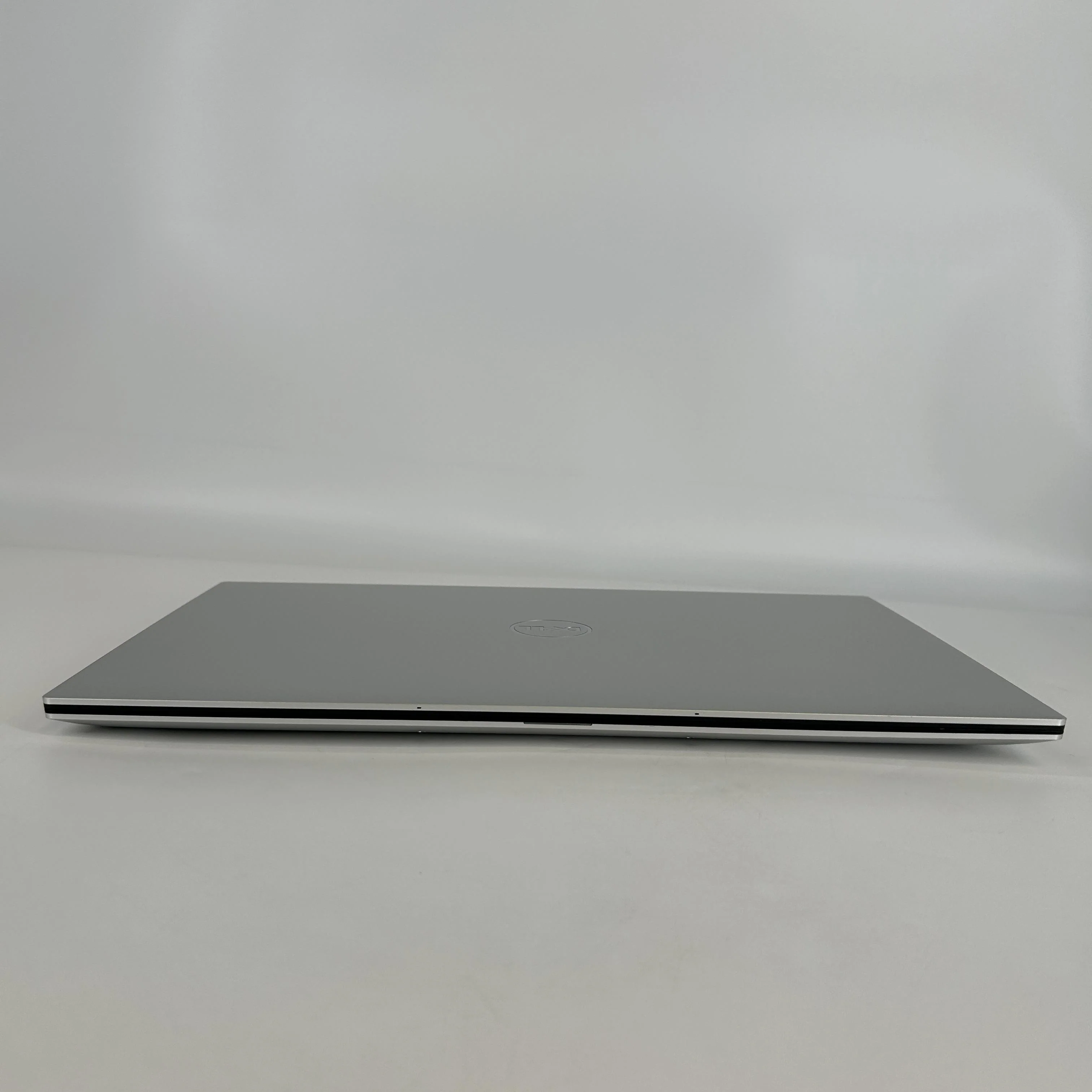 Dell XPS 17 9710 Silver 2.5 GHz Intel Core i9 11th Gen. 32GB RAM 1TB Solid State Drive NVIDIA GeForce RTX 3060 6 GB - Image 8