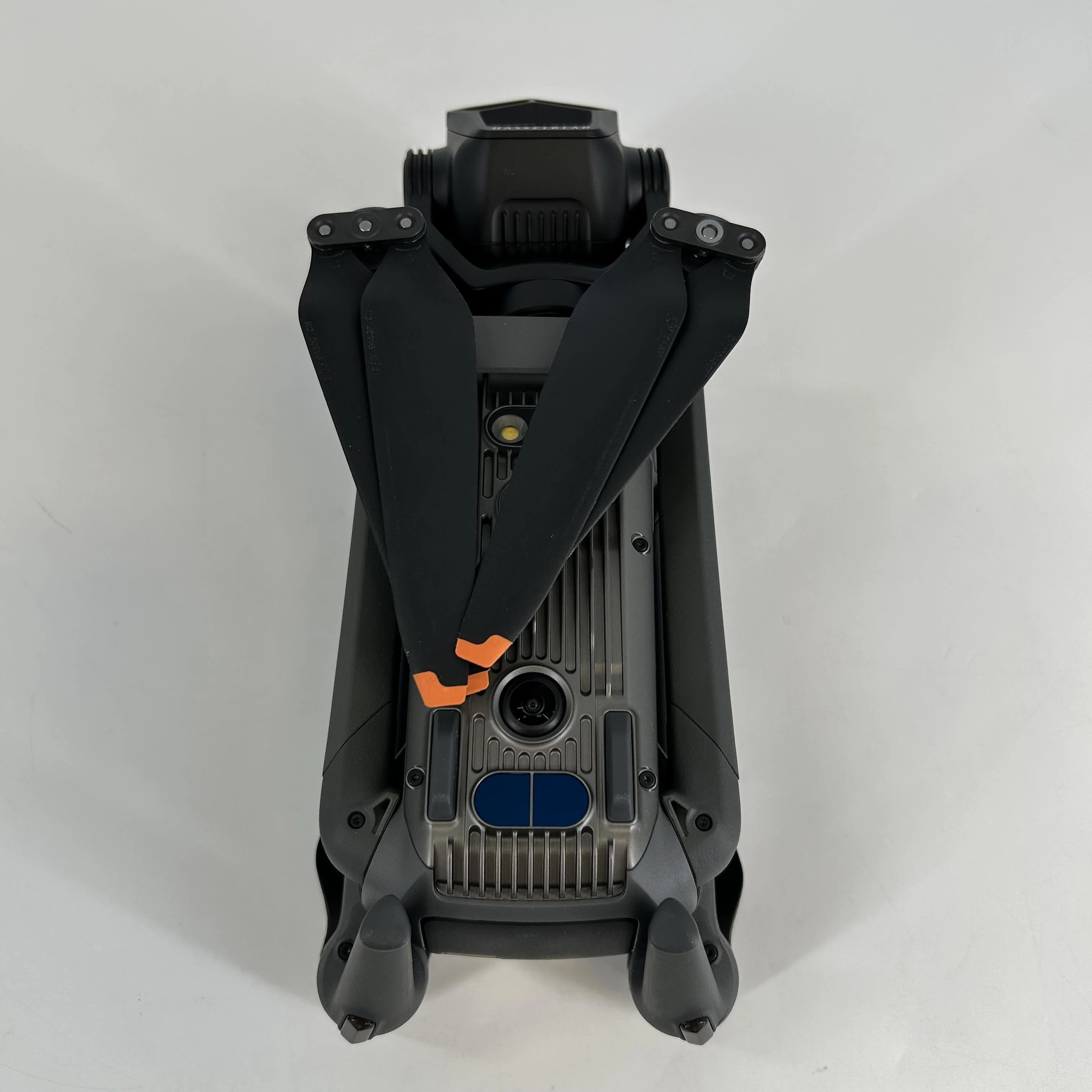 DJI Mavic 3 Pro Carbon Black - Image 7