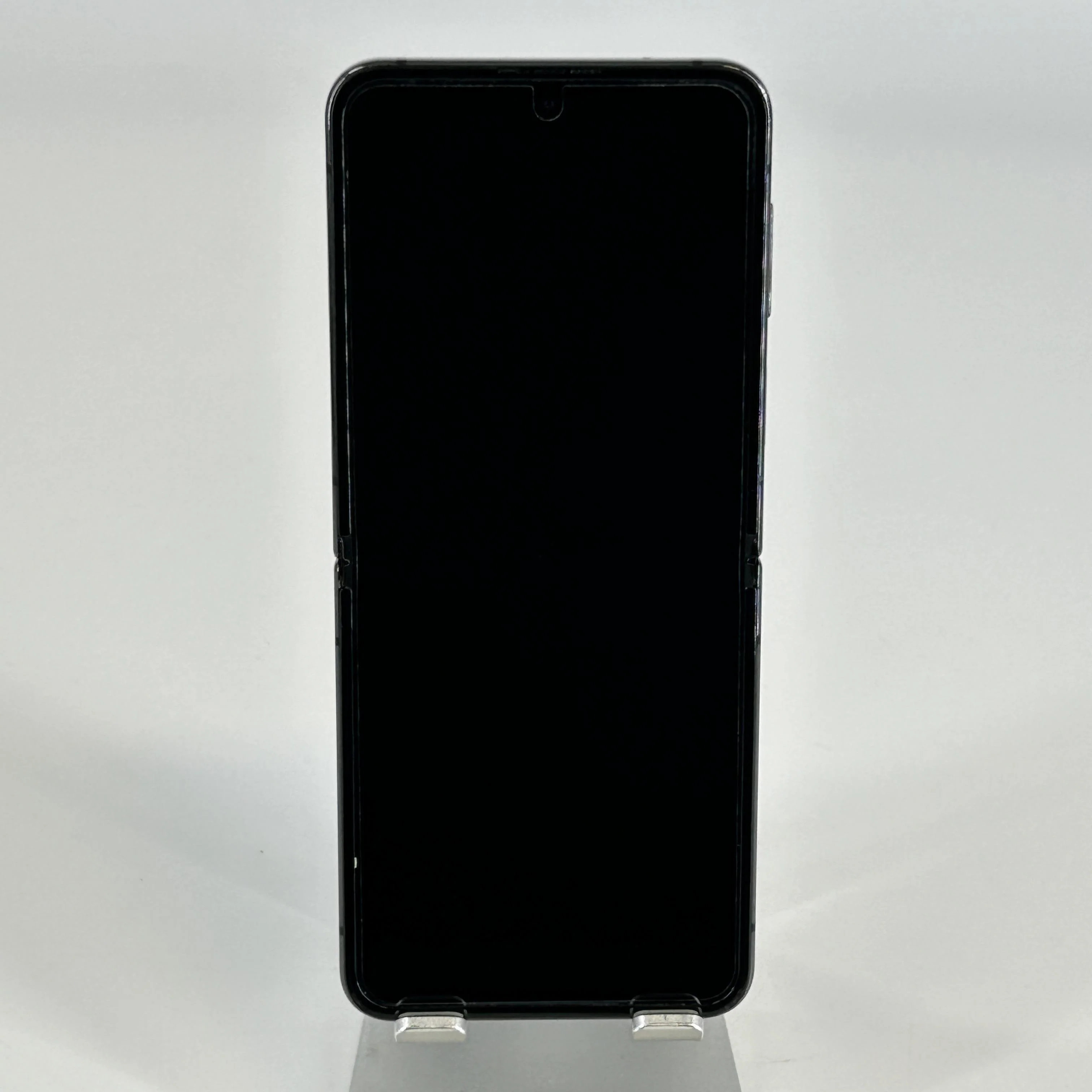 Galaxy Z Flip4 8GB RAM 128GB Grey (Verizon) - Image 2