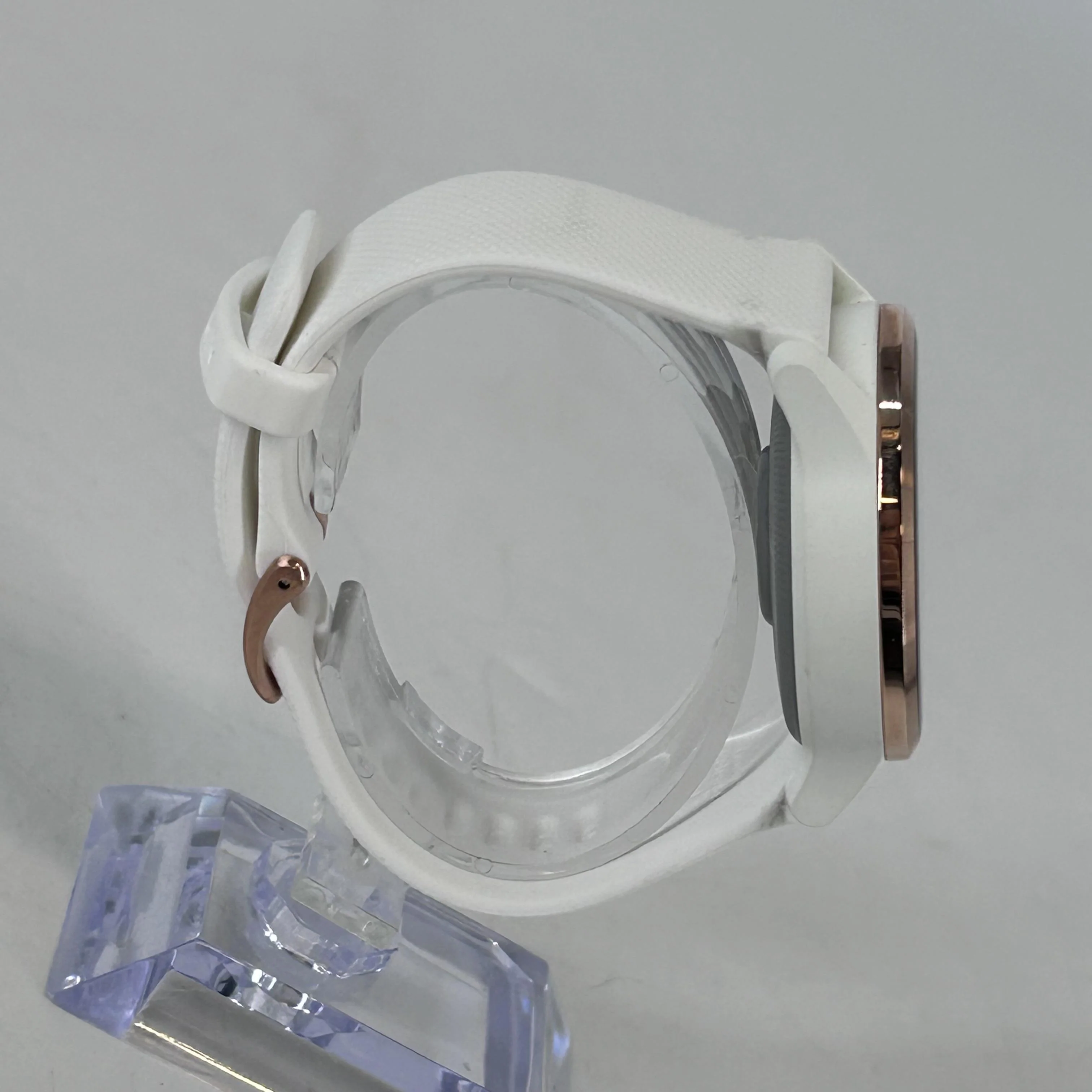 Garmin Vivoactive 4S 40mm Gold GPS - Image 4