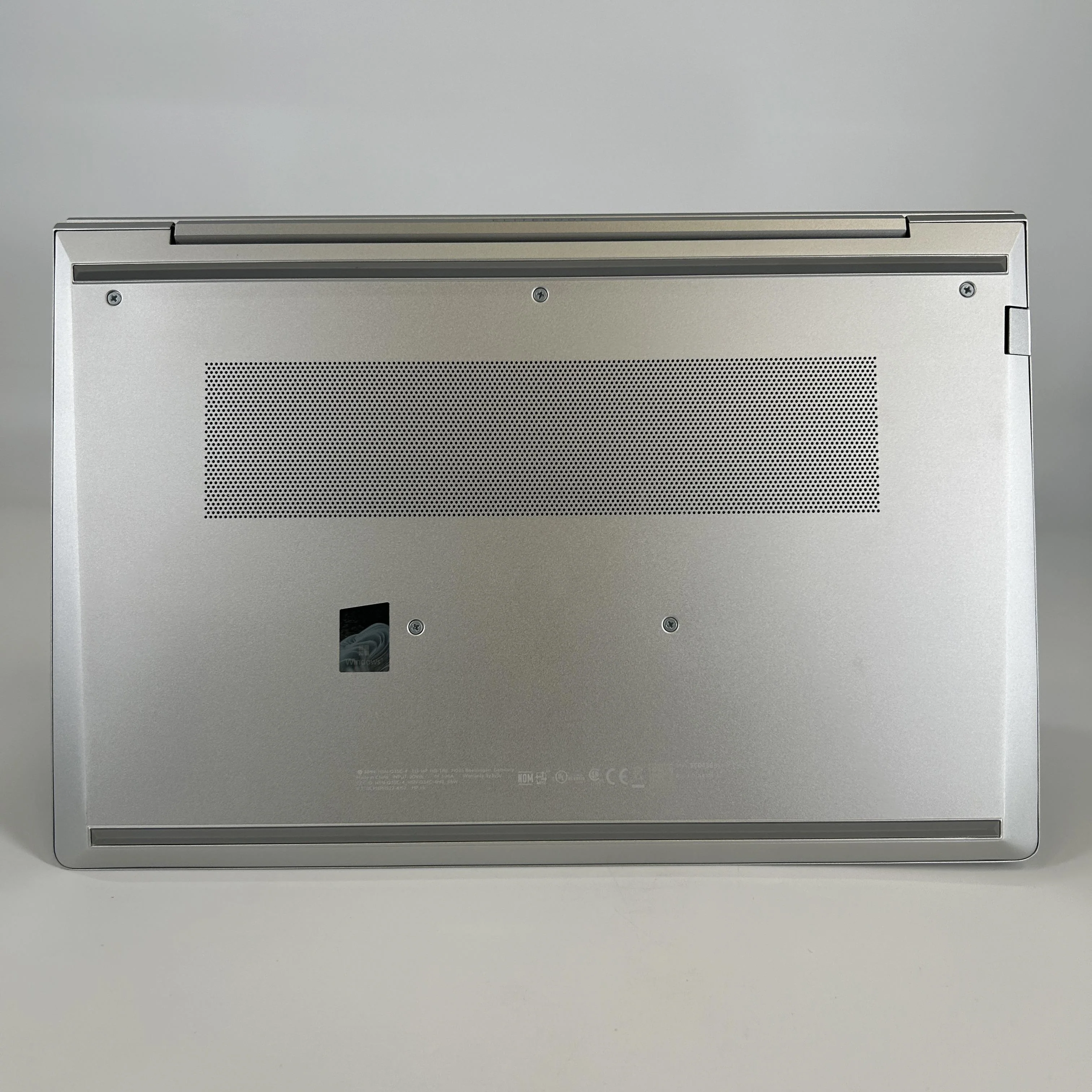 HP Elitebook 645 G10 14 Silver 2.0 GHz AMD Ryzen 7 Pro 7730U 32GB RAM 512GB Solid State Drive - Image 5