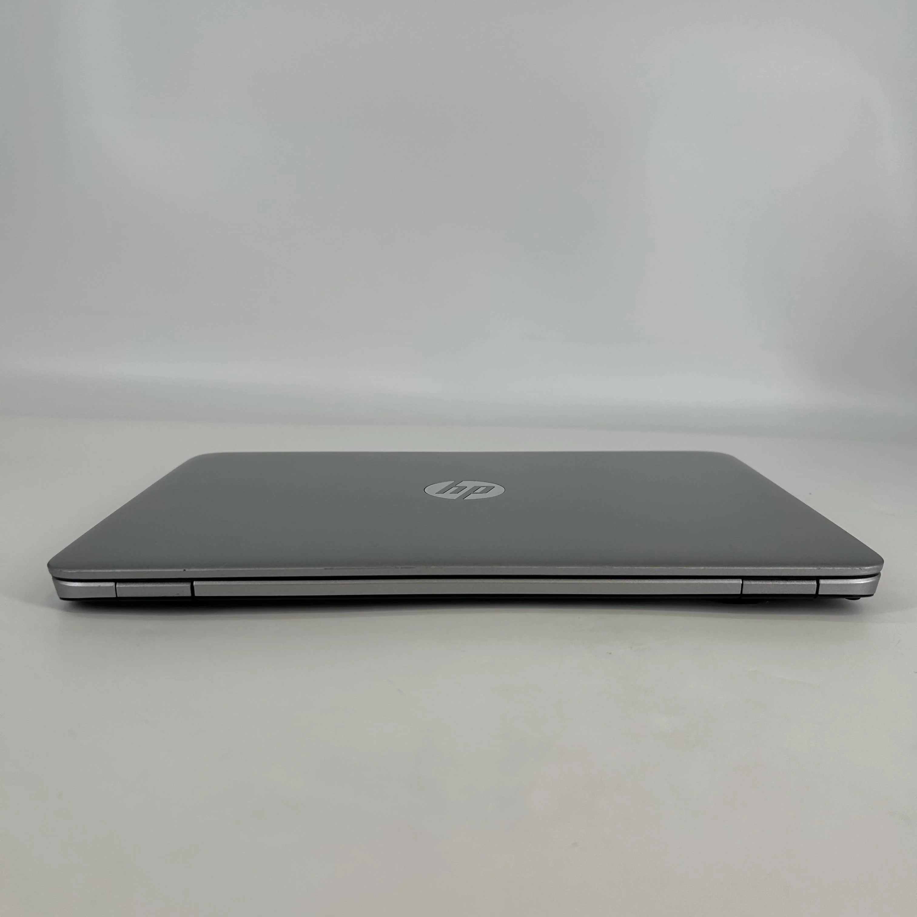 HP Elitebook 840 G4 14 Silver 2.7 GHz Intel Core i7 7th Gen. 16GB RAM 1TB Solid State Drive - Image 6