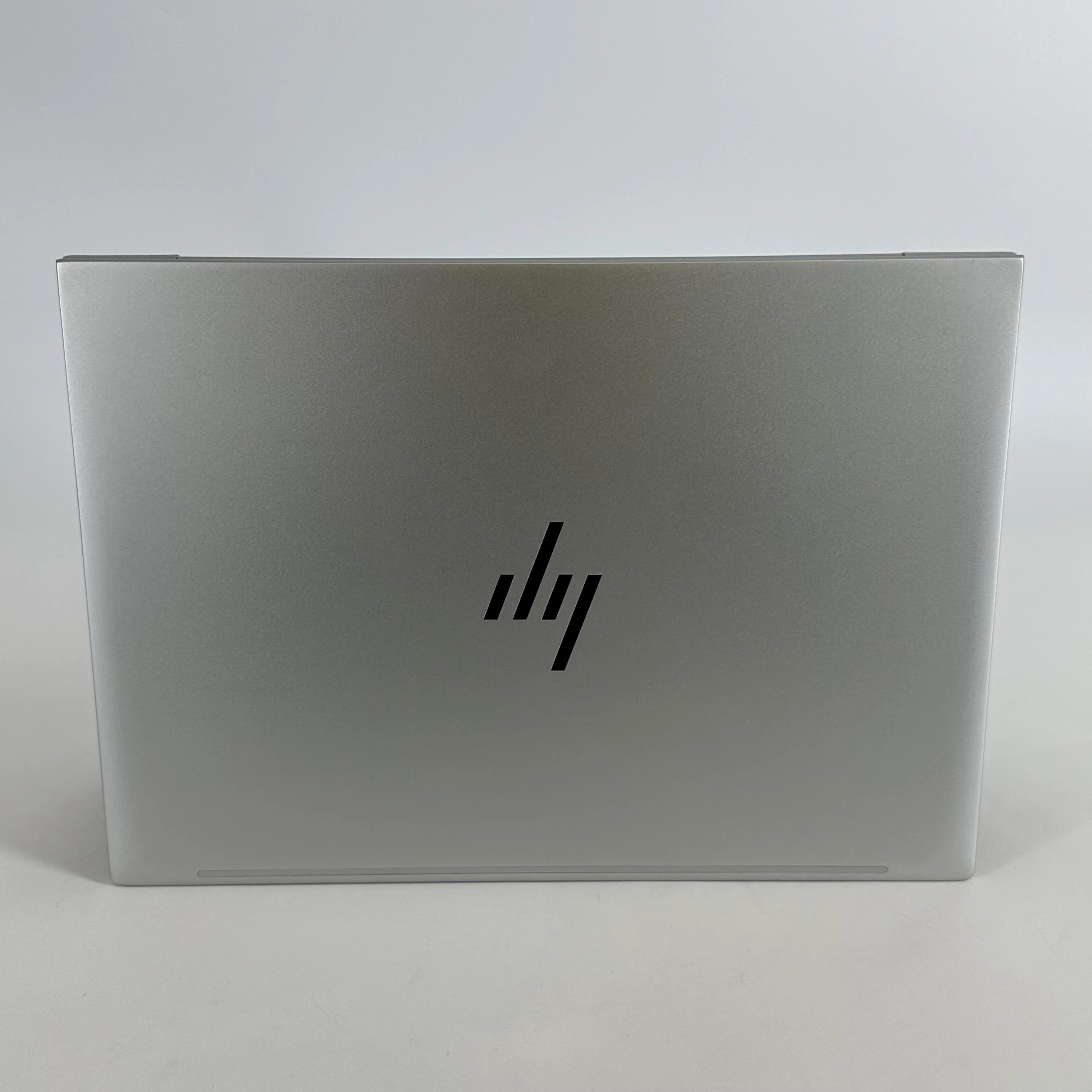 HP Elitebook 845 G11 14 Silver 3.3 GHz AMD Ryzen 7 Pro 8840U 32GB RAM 512GB Solid State Drive - Image 5