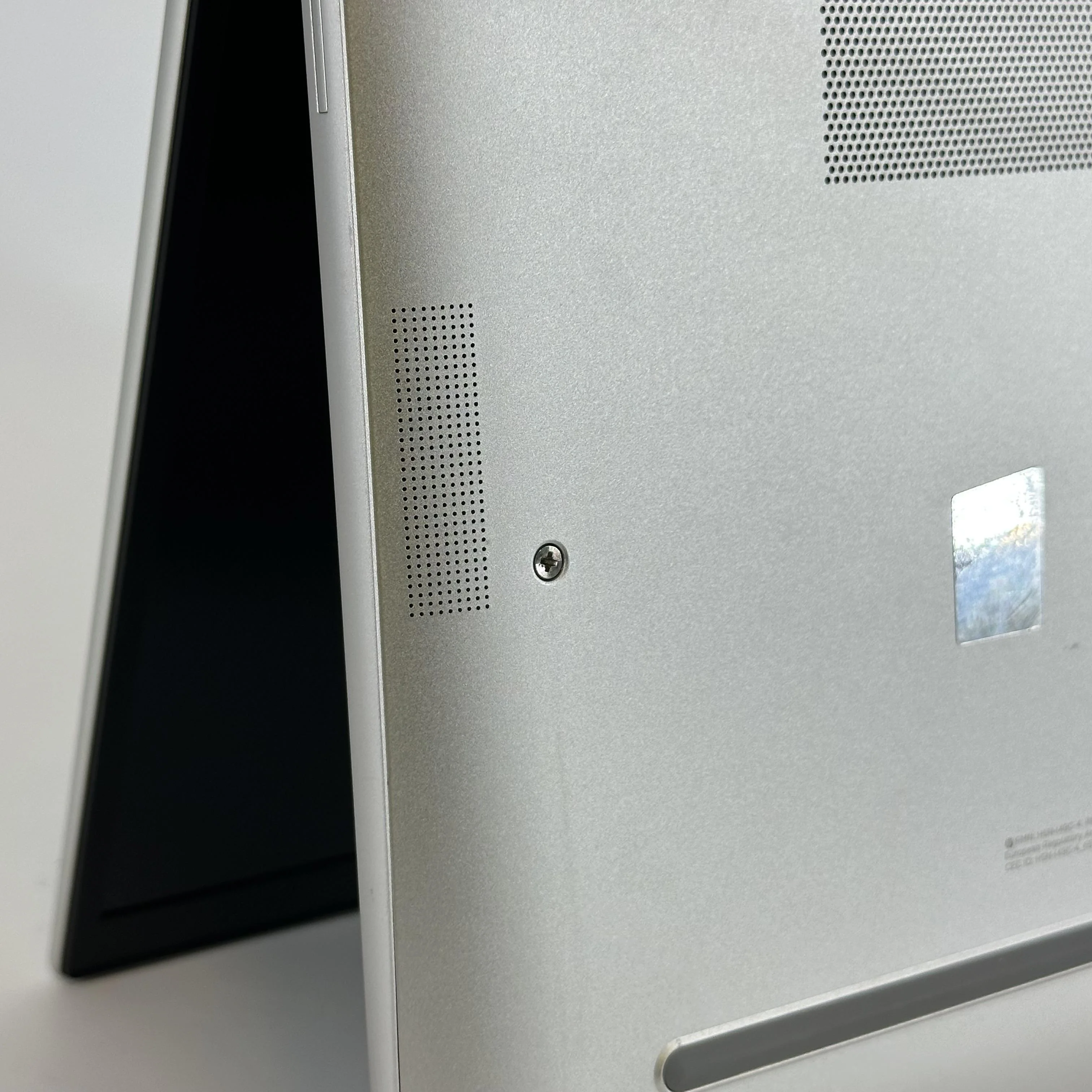 HP Elitebook 845 G9 14 Silver 2.7 GHz AMD Ryzen 7 Pro 6850U 16GB RAM 512GB Solid State Drive - Image 11