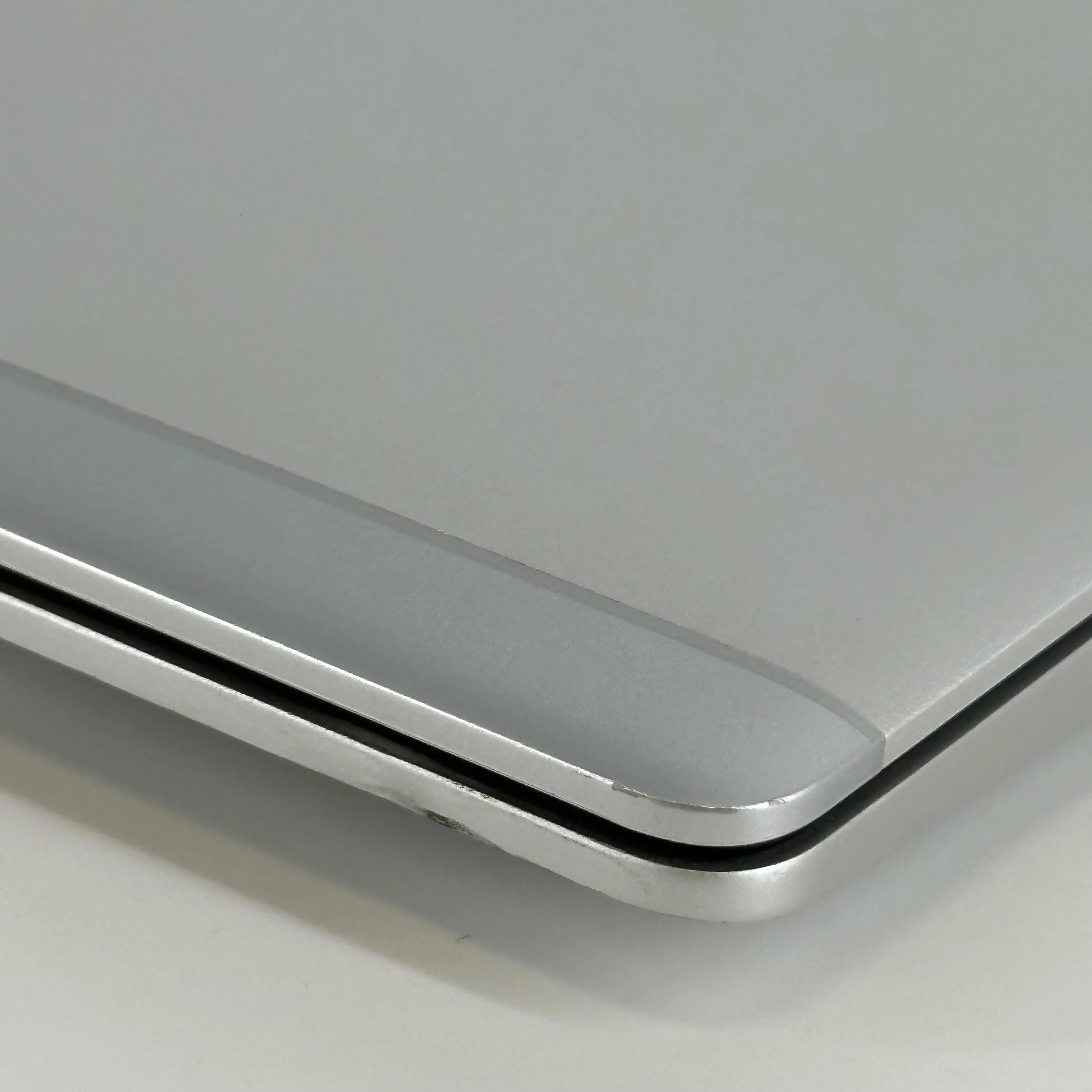 HP Elitebook 850 G5 15.6 Silver 1.9 GHz Intel Core i7 8th Gen. 16GB RAM 256GB Solid State Drive - Image 15