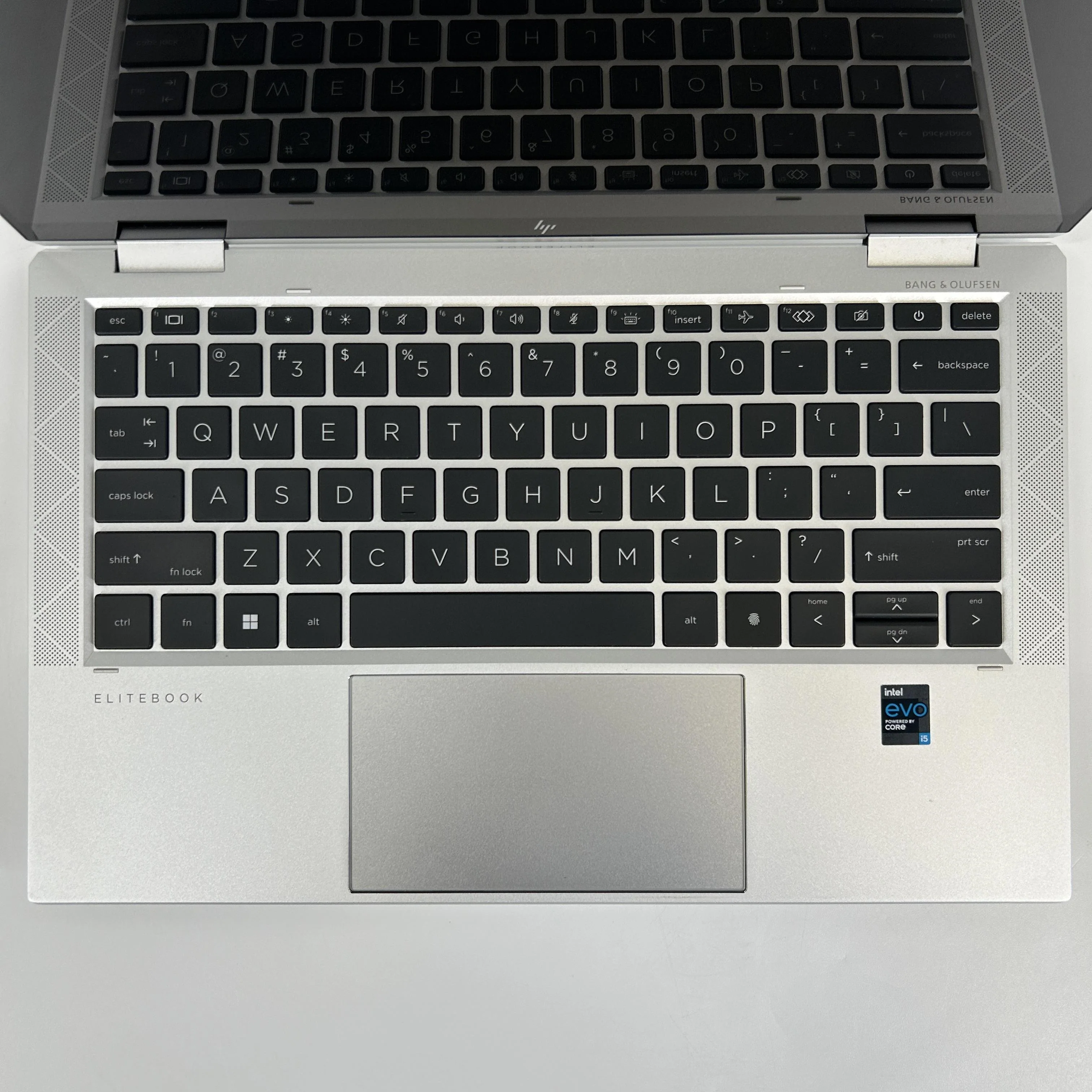 HP Elitebook x360 1030 G8 13.3 Silver 2.4 GHz Intel Core i5 11th Gen. 16GB RAM 256GB Solid State Drive - Image 2