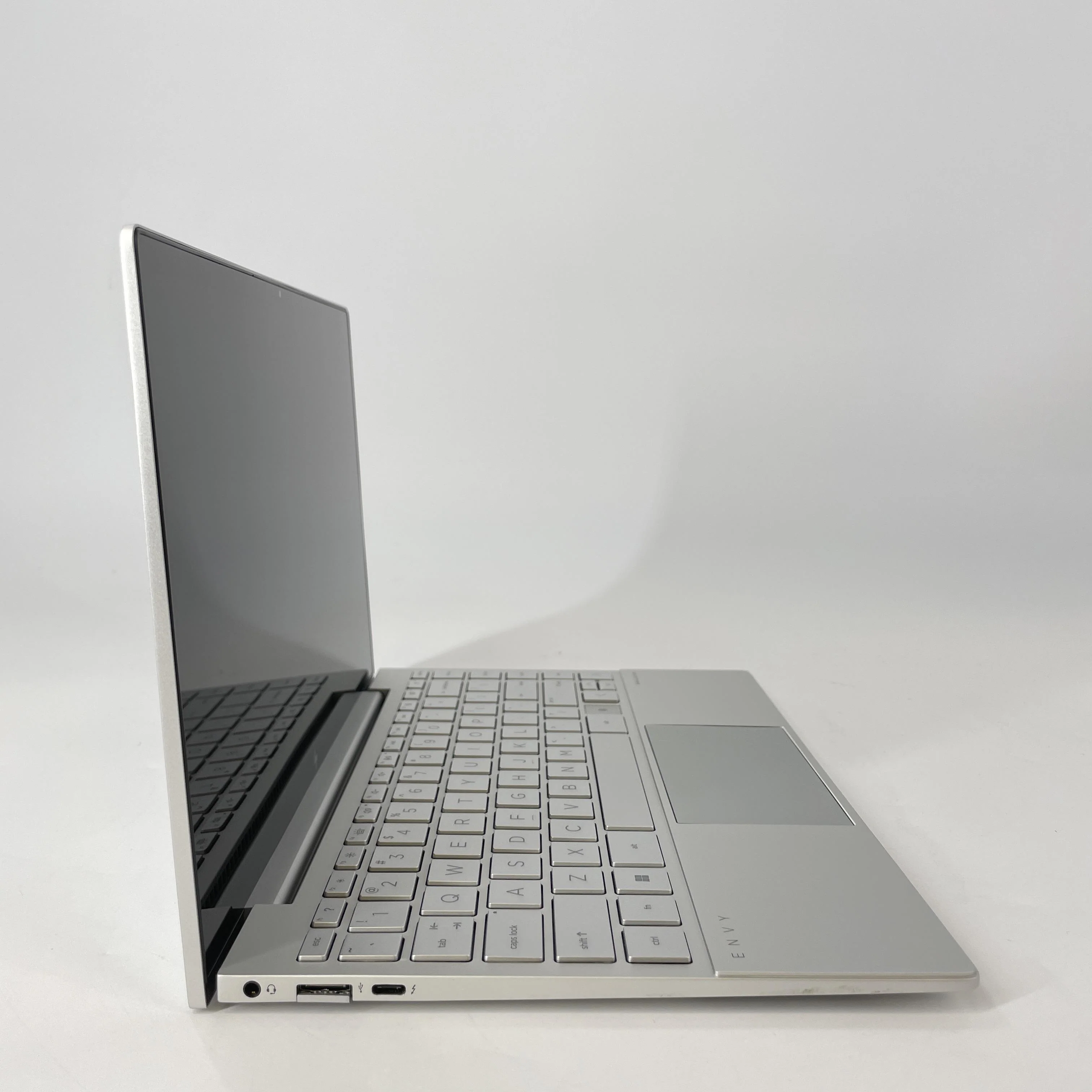 HP Envy 13 Silver 2.8 GHz Intel Core i7 11th Gen. 16GB RAM 1TB Solid State Drive - Image 3