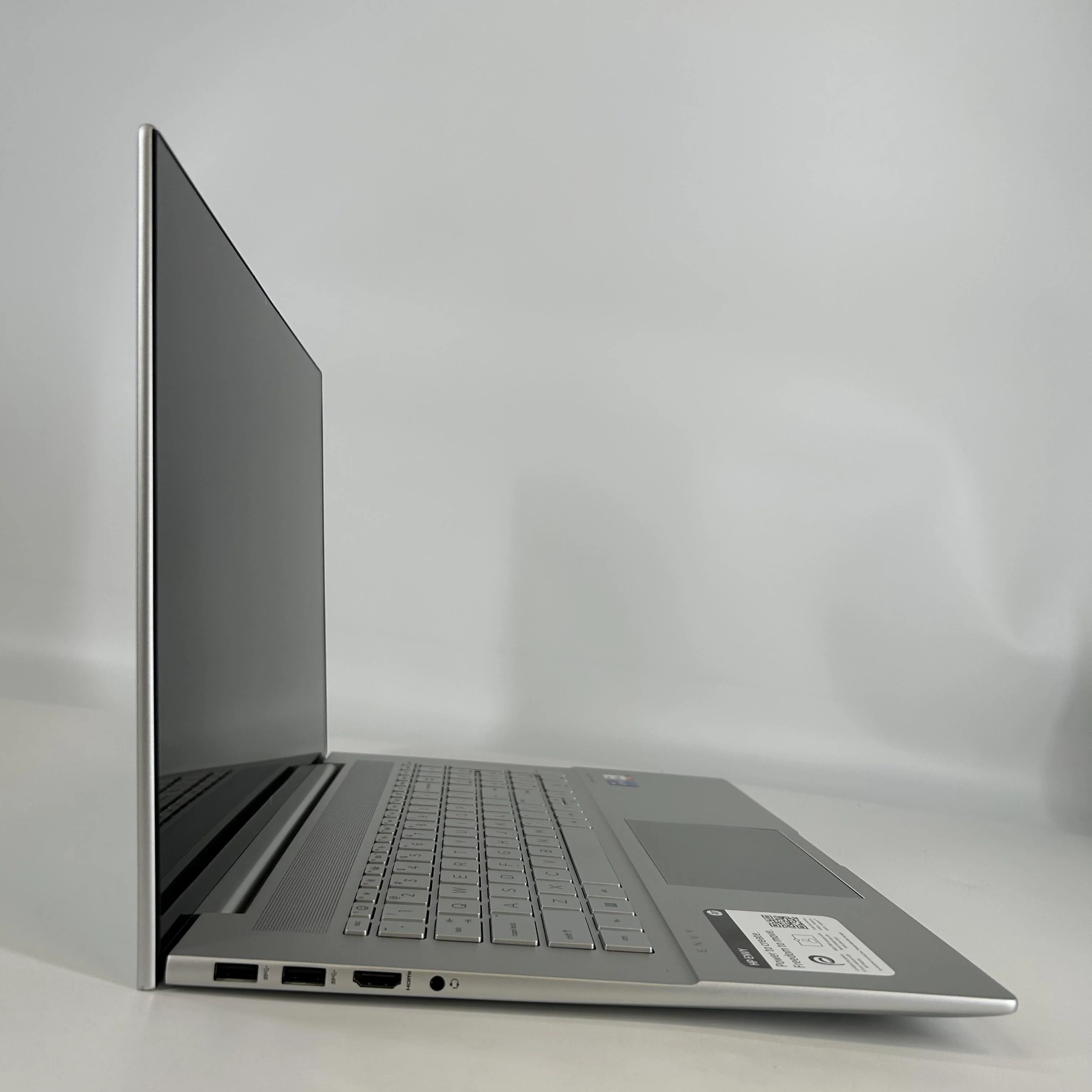 HP Envy 17 Silver 2.1 GHz Intel Core i7 12th Gen. 12GB RAM 512GB Solid State Drive - Image 3