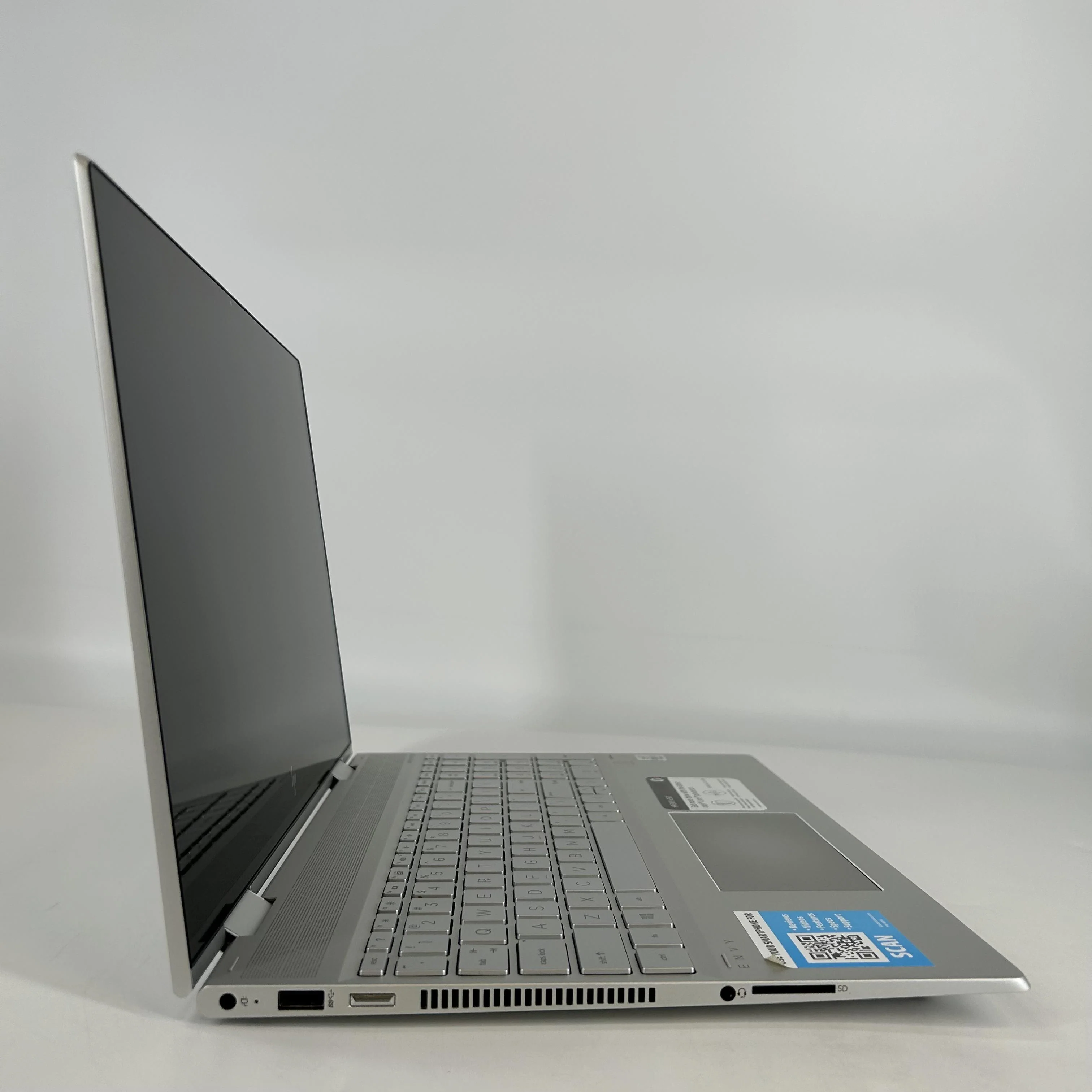 HP Envy x360 15.6 Silver 1.8 GHz Intel Core i7 10th Gen. 12GB RAM 512GB Solid State Drive - Image 3