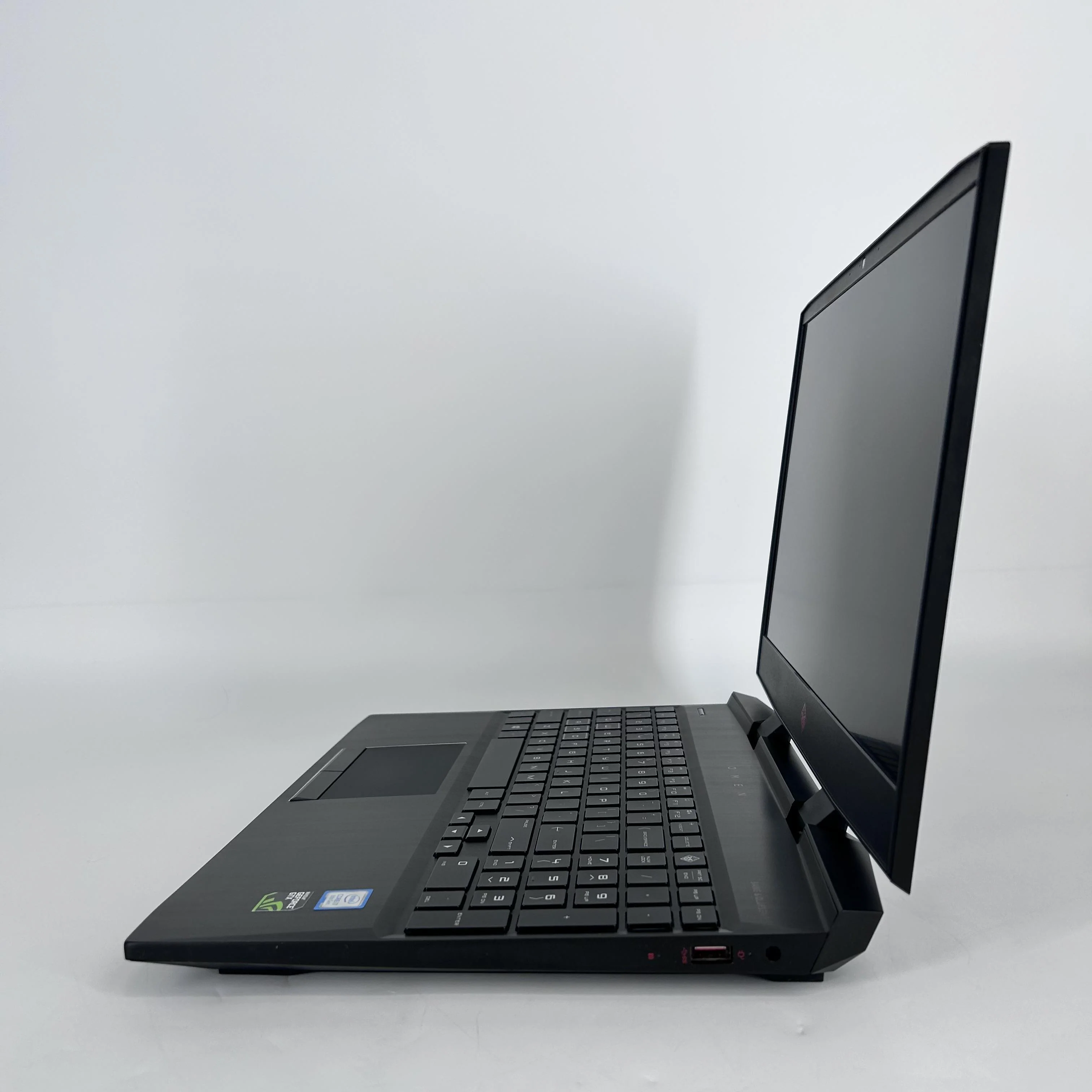 HP Omen 15 Black 2.2 GHz Intel Core i7 8th Gen. 16GB RAM 128GB Solid State Drive 1TB Hard Disk Drive NVIDIA GeForce GTX 1060 6 GB - Image 4