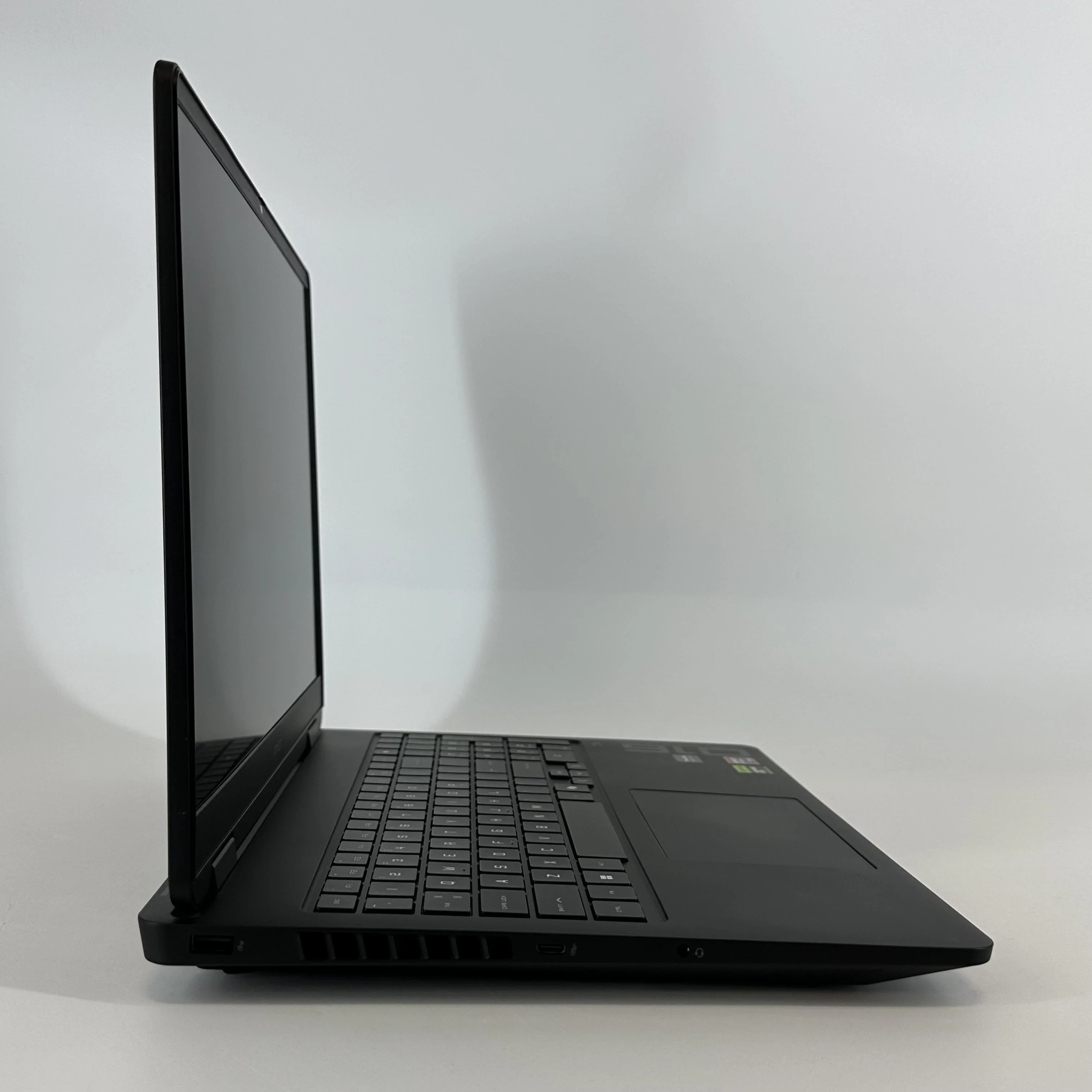 HP Omen 16 Black 2.4 GHz AMD Ryzen 9 8940HX 32GB RAM 1TB Solid State Drive NVIDIA GeForce RTX 5060 8 GB - Image 6