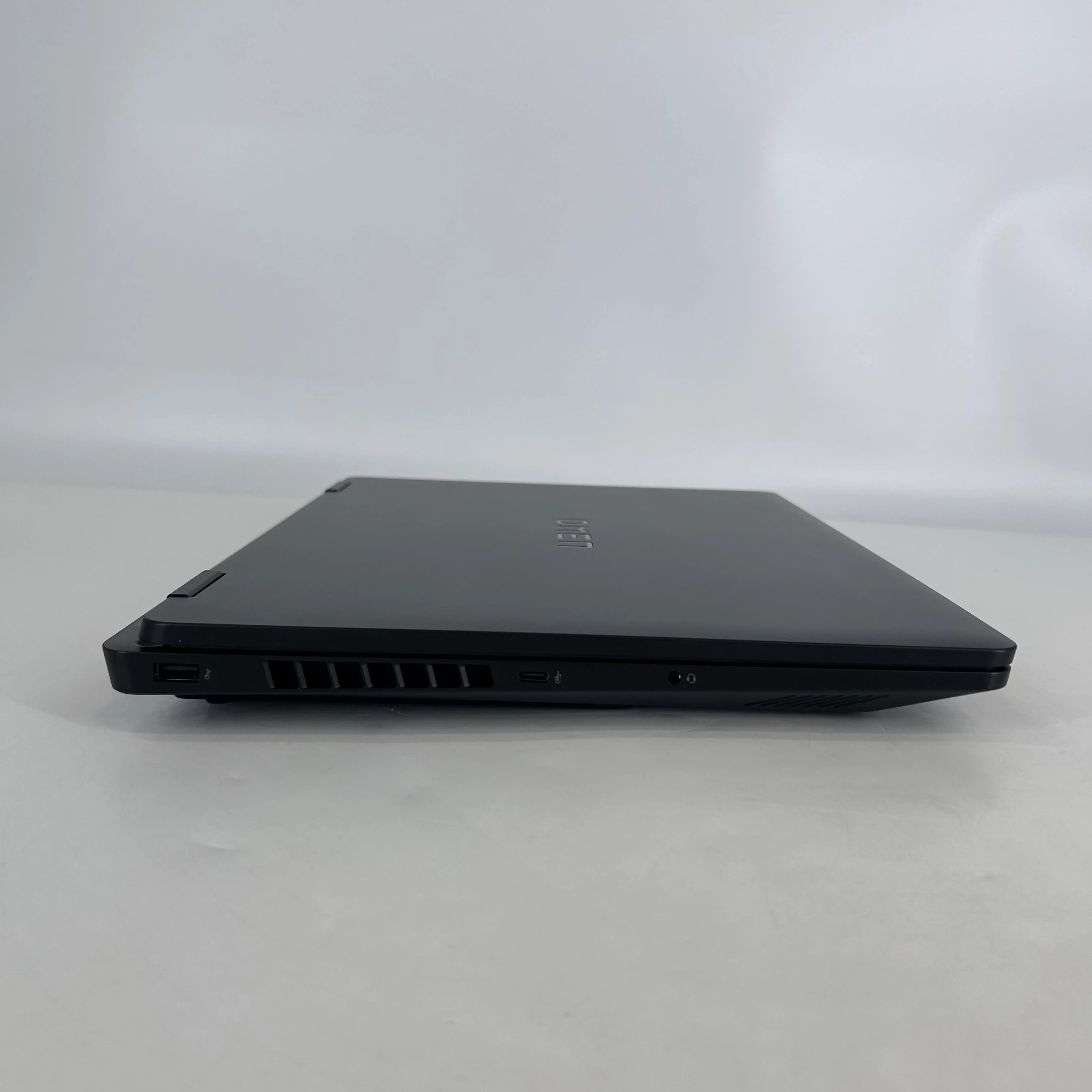 HP Omen 16 Black 2.4 GHz AMD Ryzen 9 8940HX 32GB RAM 1TB Solid State Drive NVIDIA GeForce RTX 5060 8 GB - Image 9