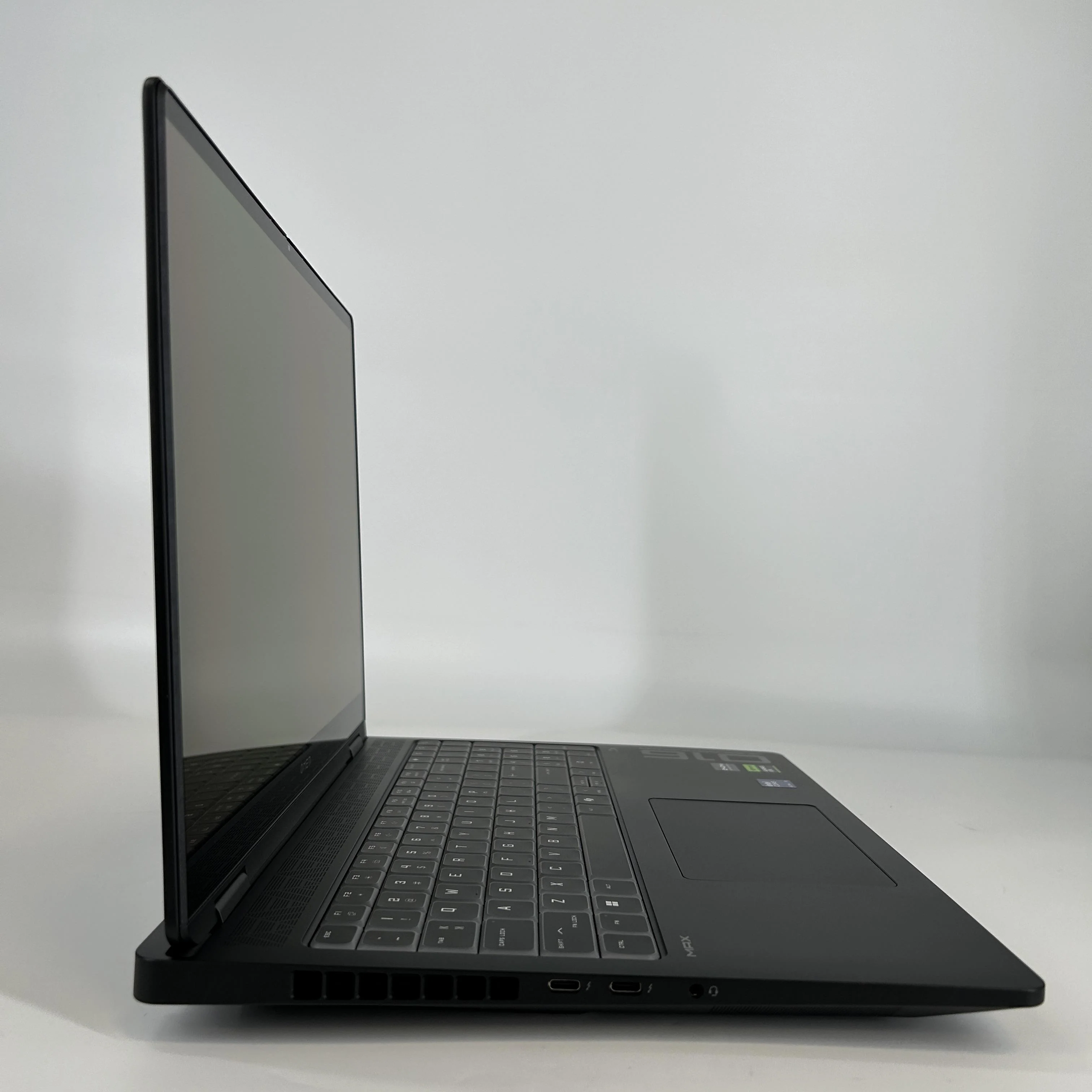 HP Omen Max 16 Black 2.6 GHz Intel Core Ultra 9 Series 2 32GB RAM 2TB Solid State Drive NVIDIA GeForce RTX 5080 16 GB - Image 3