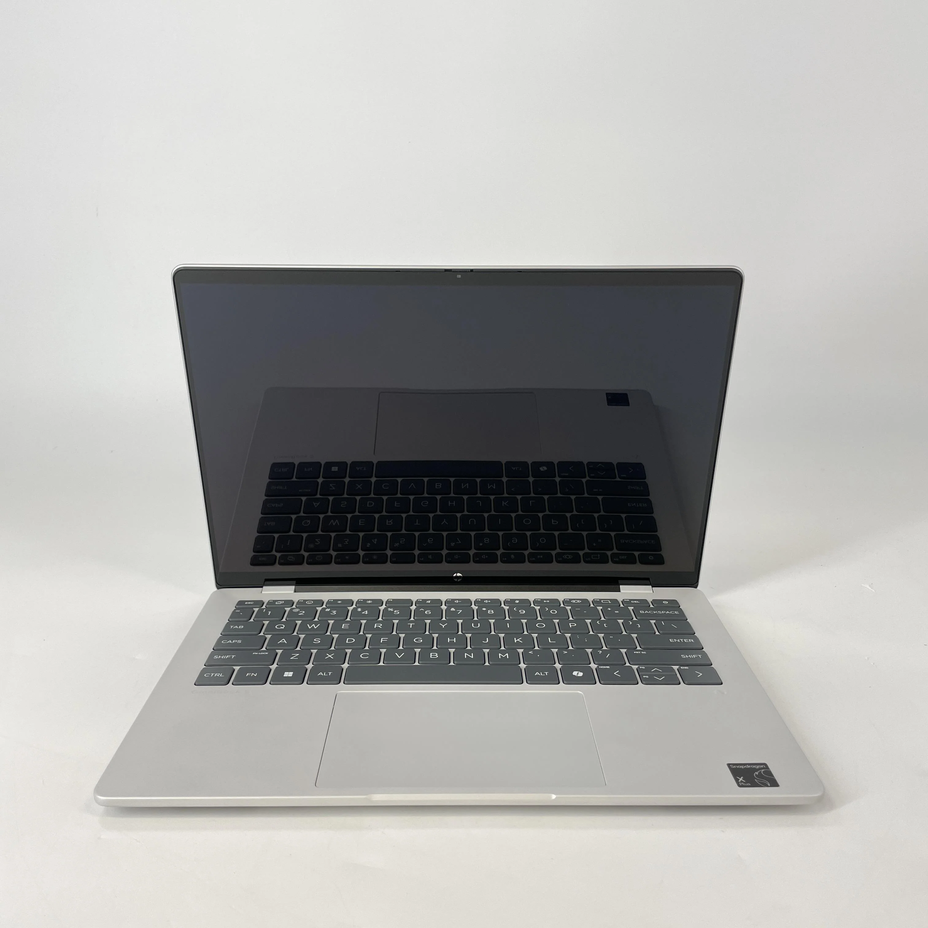 HP OmniBook 5 14 Glacier Silver 3.4 GHz Qualcomm Snapdragon X Plus 16GB RAM 512GB Solid State Drive