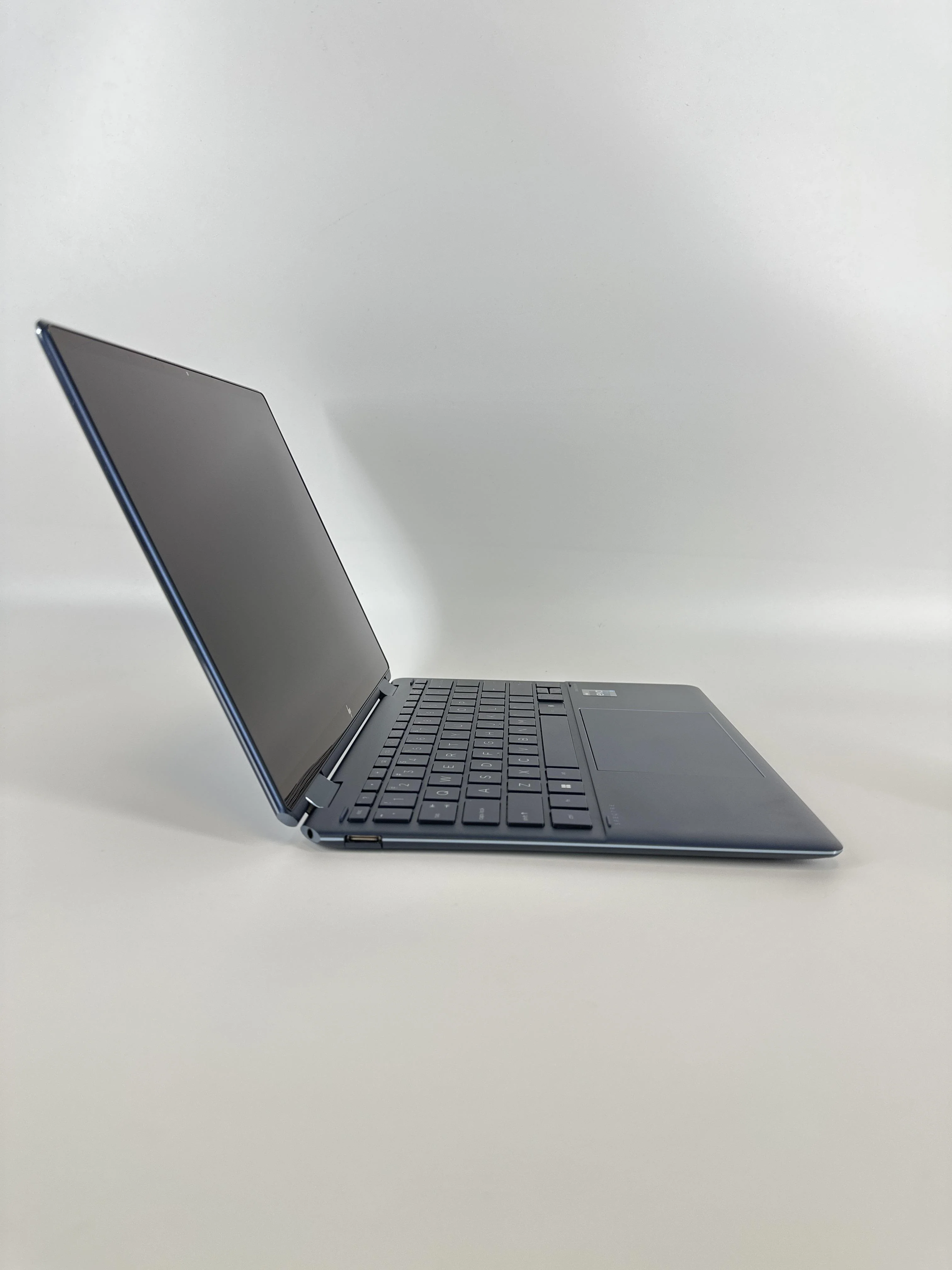 HP Spectre 14 x360 Blue 1.7 GHz Intel Core i7 12th Gen. 16GB RAM 512GB Solid State Drive - Image 3