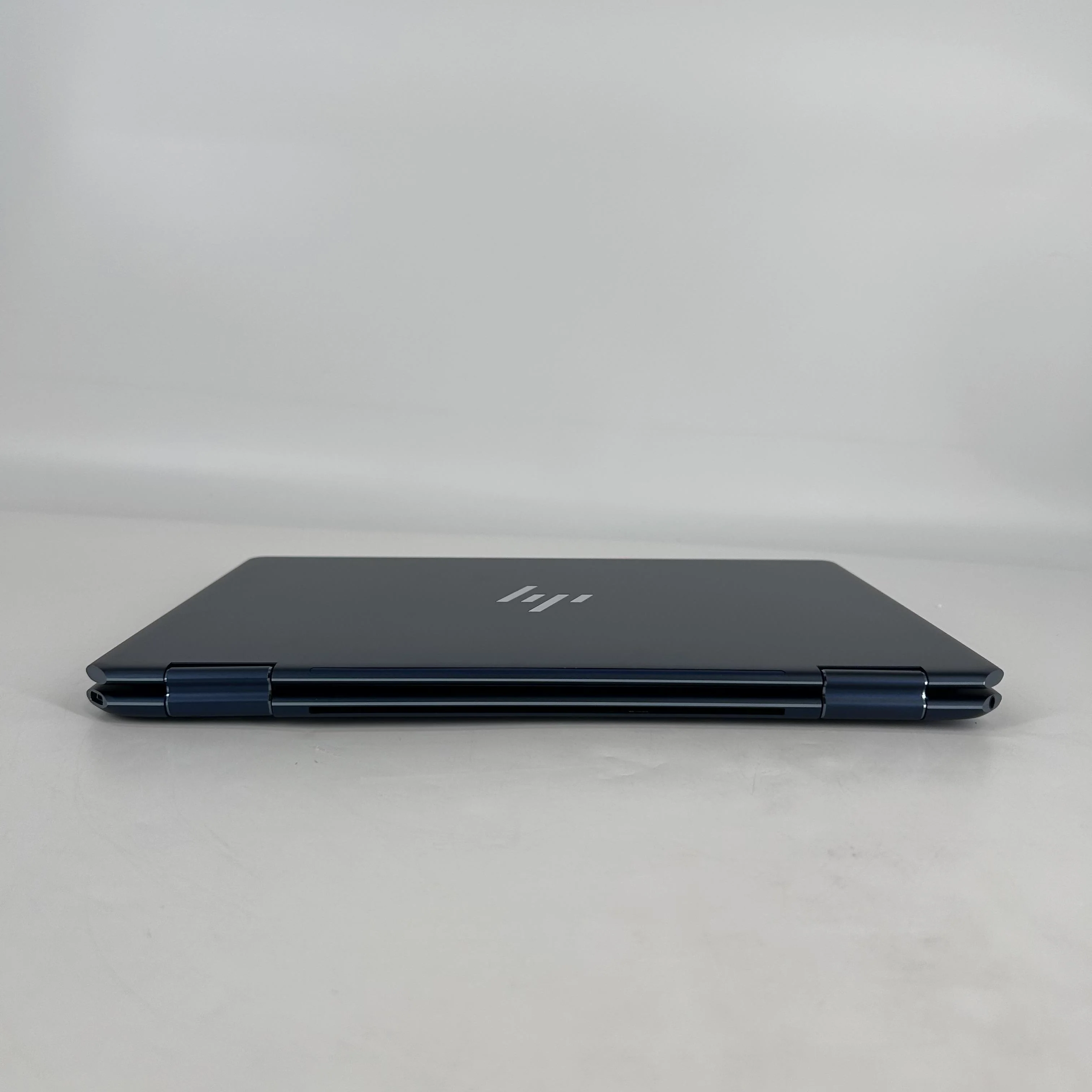 HP Spectre 14 x360 Blue 1.7 GHz Intel Core i7 13th Gen. 32GB RAM 2TB Solid State Drive - Image 5