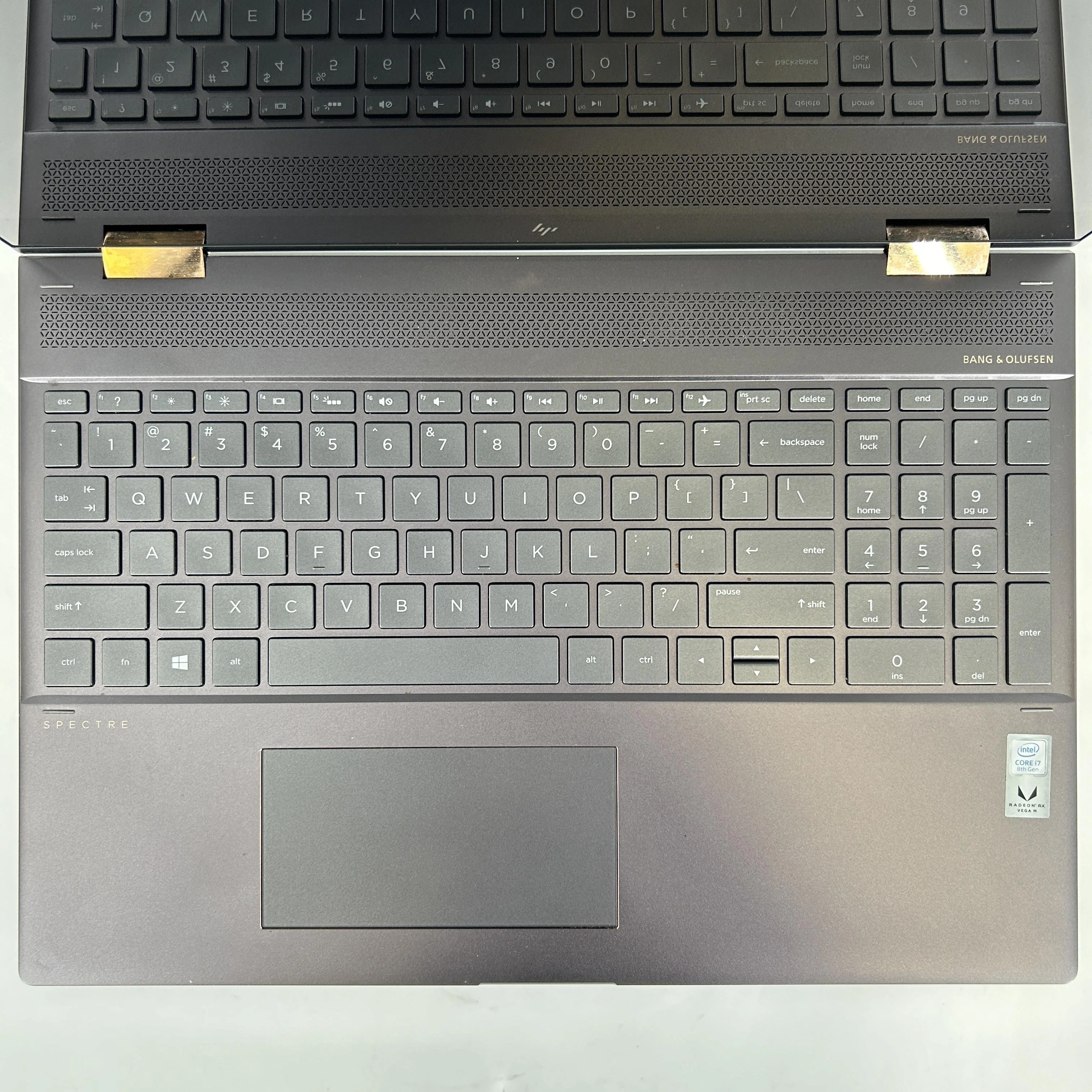HP Spectre 15 x360 Silver 3.1 GHz Intel Core i7 8th Gen. 16GB RAM 256GB Solid State Drive - Image 2