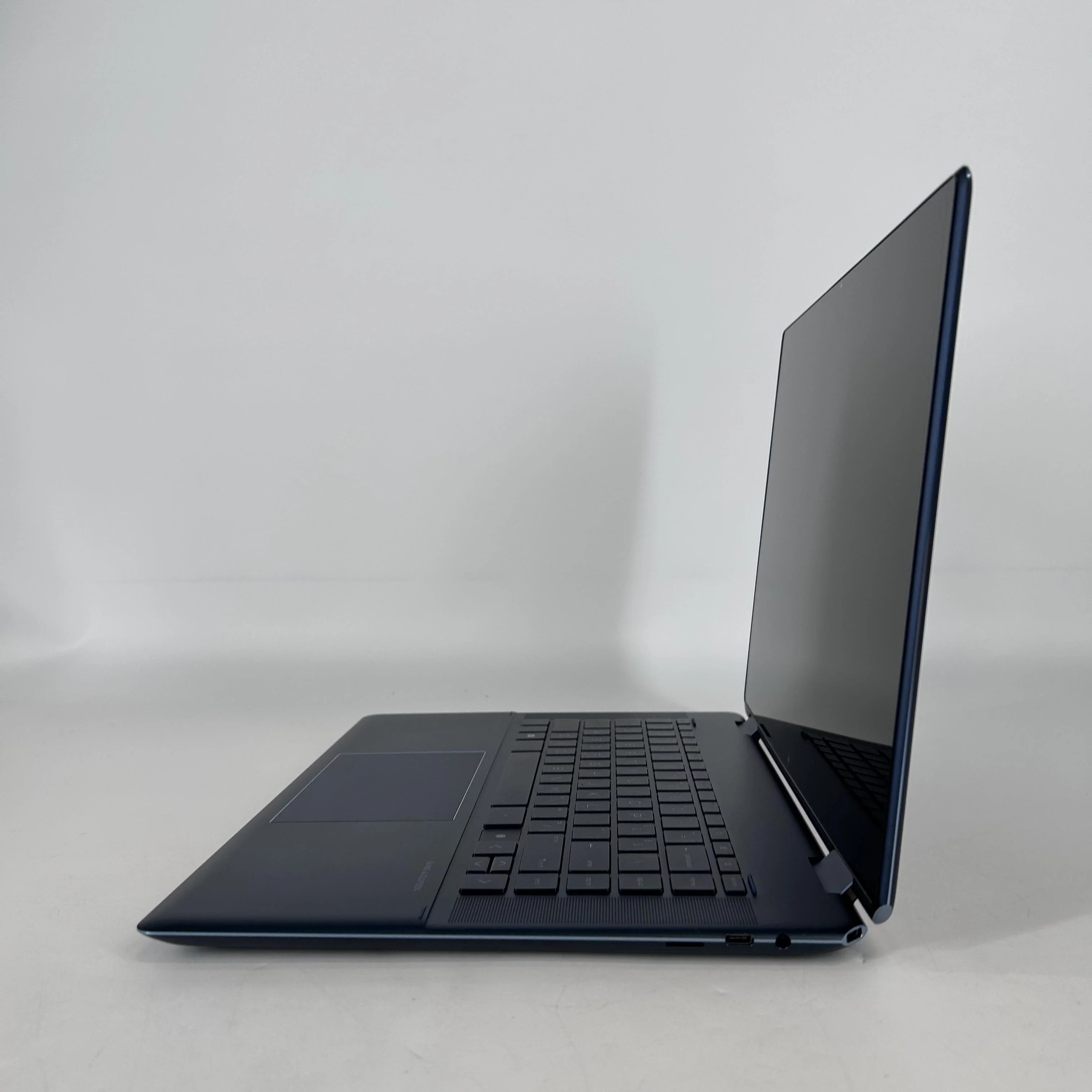 HP Spectre 16 x360 Blue 2.3 GHz Intel Core i7 12th Gen. 16GB RAM 512GB Solid State Drive - Image 4