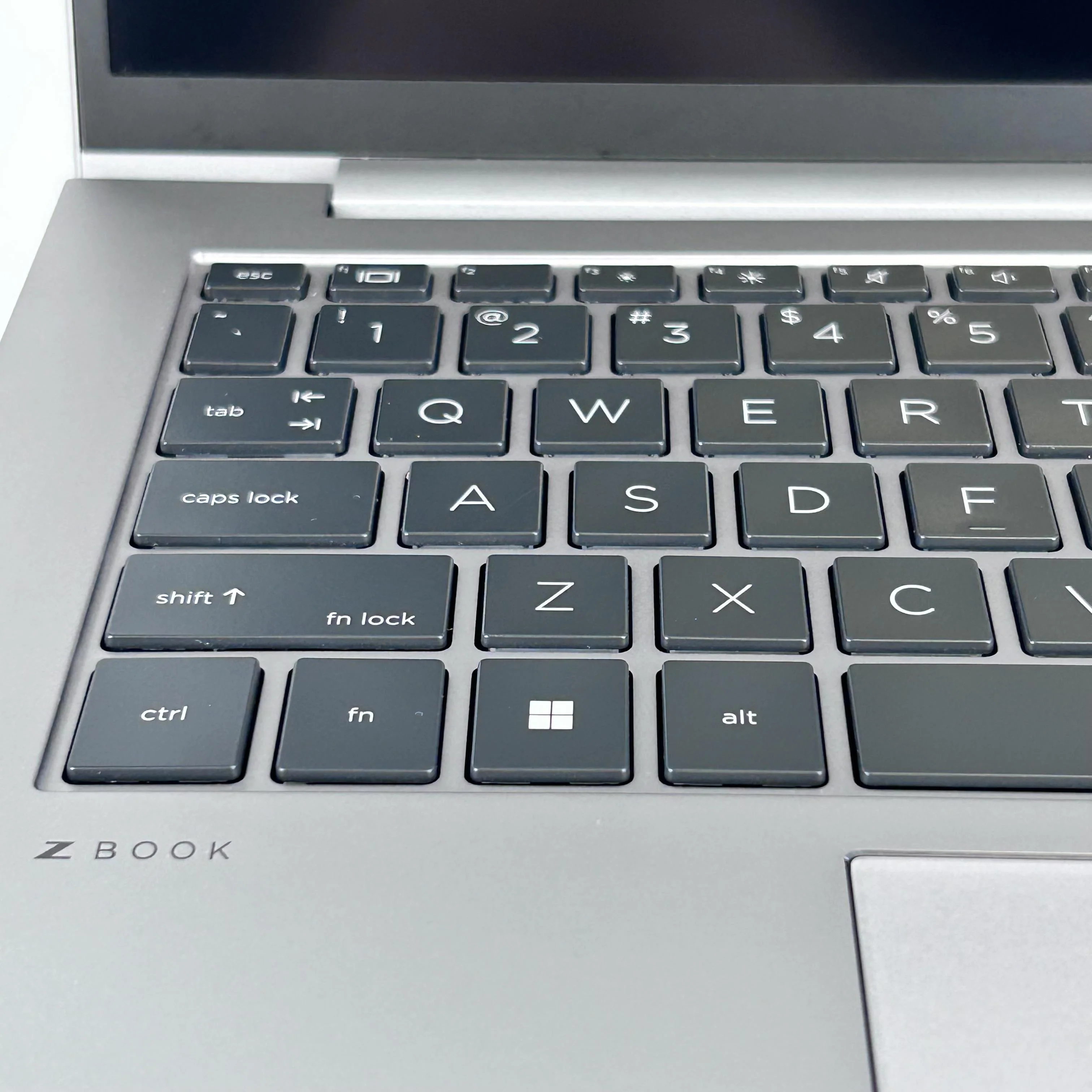 HP ZBook Firefly 14 G10 Silver 1.8 GHz Intel Core i7 13th Gen. 32GB RAM 1TB Solid State Drive NVIDIA RTX A500 4 GB - Image 14