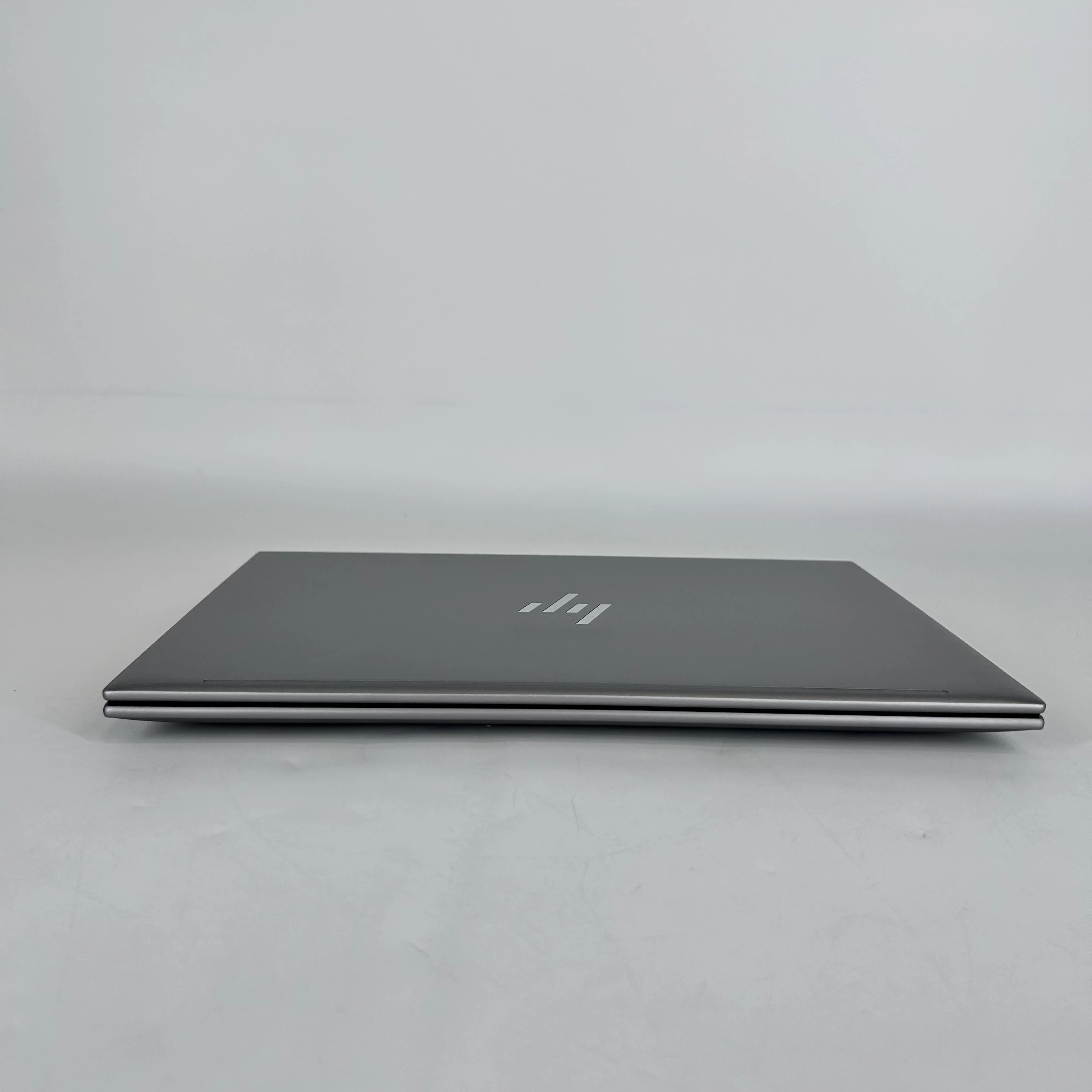HP ZBook Firefly 14 G10 Silver 1.8 GHz Intel Core i7 13th Gen. 32GB RAM 1TB Solid State Drive NVIDIA RTX A500 4 GB - Image 9