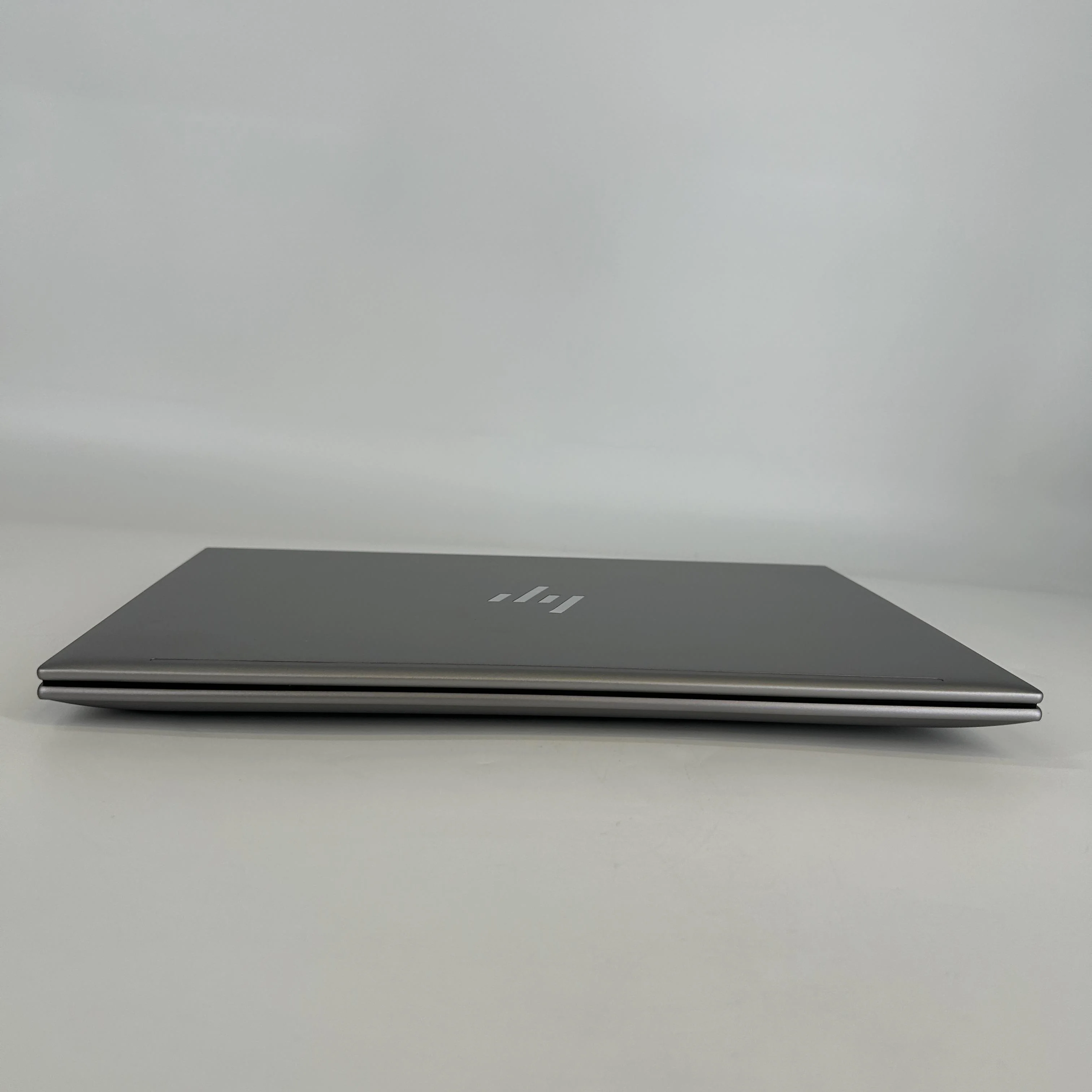 HP ZBook Firefly 14 G11 Silver 1.4 GHz Intel Core Ultra 7 32GB RAM 1TB Solid State Drive NVIDIA RTX A500 4 GB - Image 8