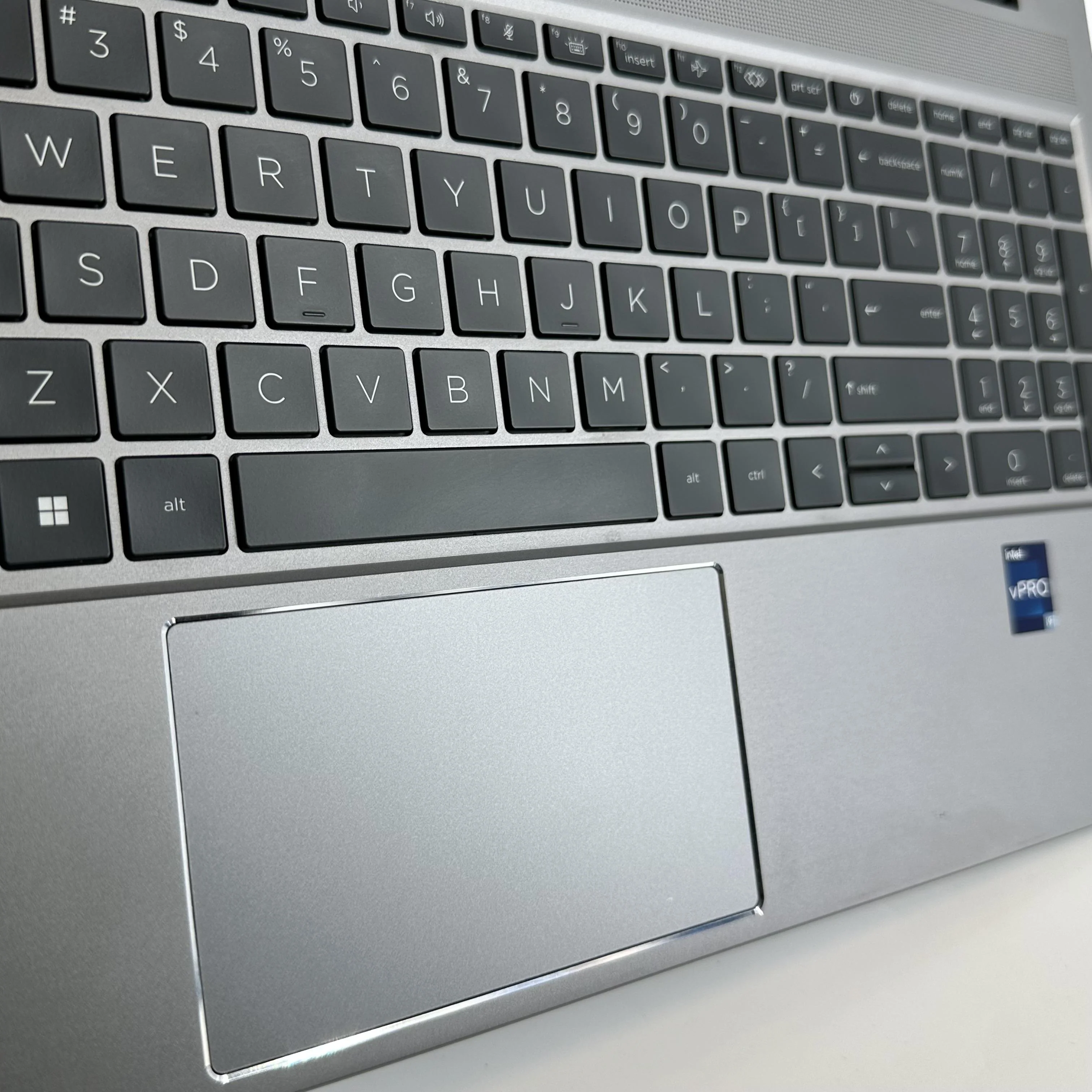 HP ZBook Power 15 G9 Gray 2.5 GHz Intel Core i9 12th Gen. 8GB RAM 256GB Solid State Drive NVIDIA RTX A2000 8 GB - Image 5