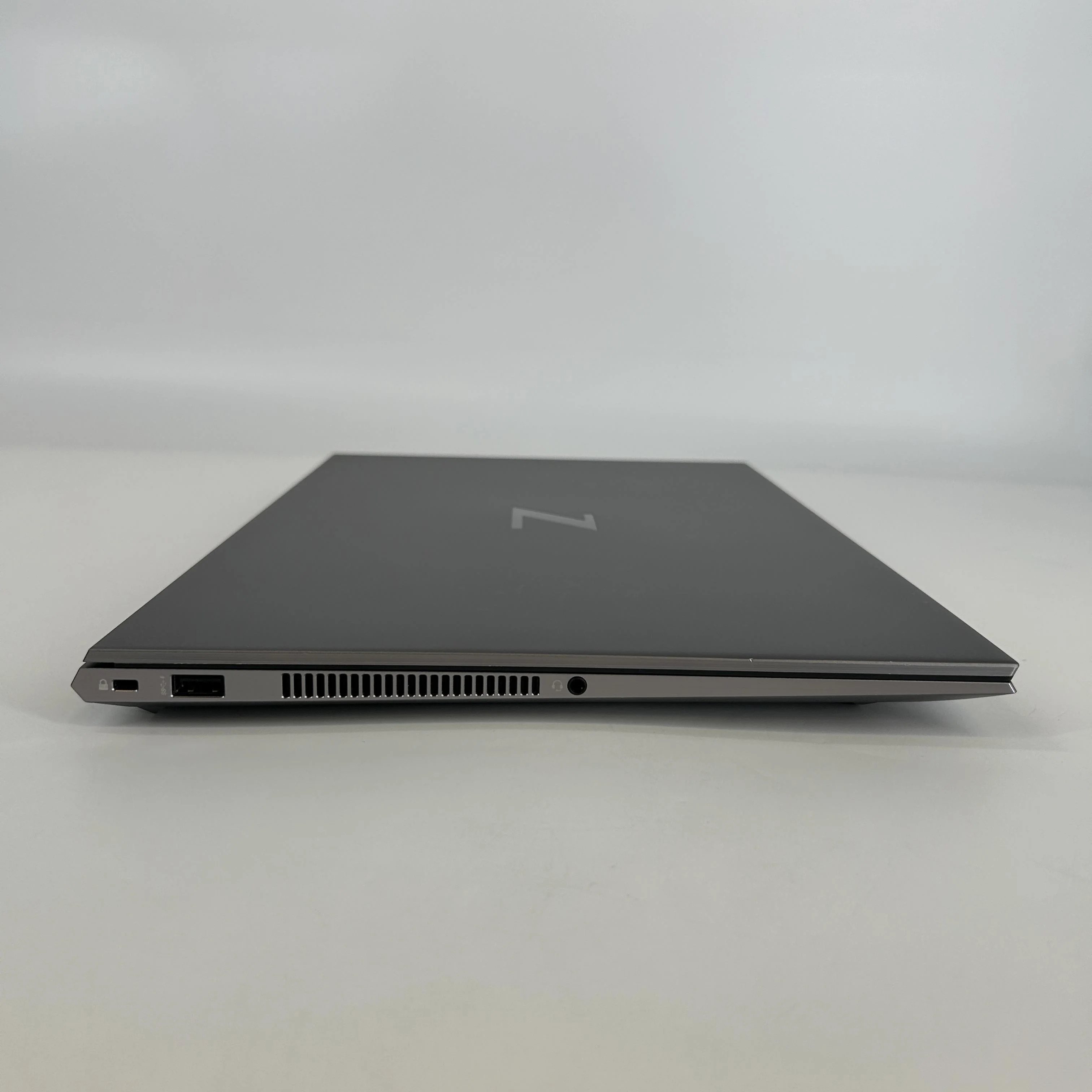 HP ZBook Studio 15 G8 Gray 2.6 GHz Intel Core i9 11th Gen. 32GB RAM 1TB Solid State Drive NVIDIA RTX A2000 4 GB - Image 8