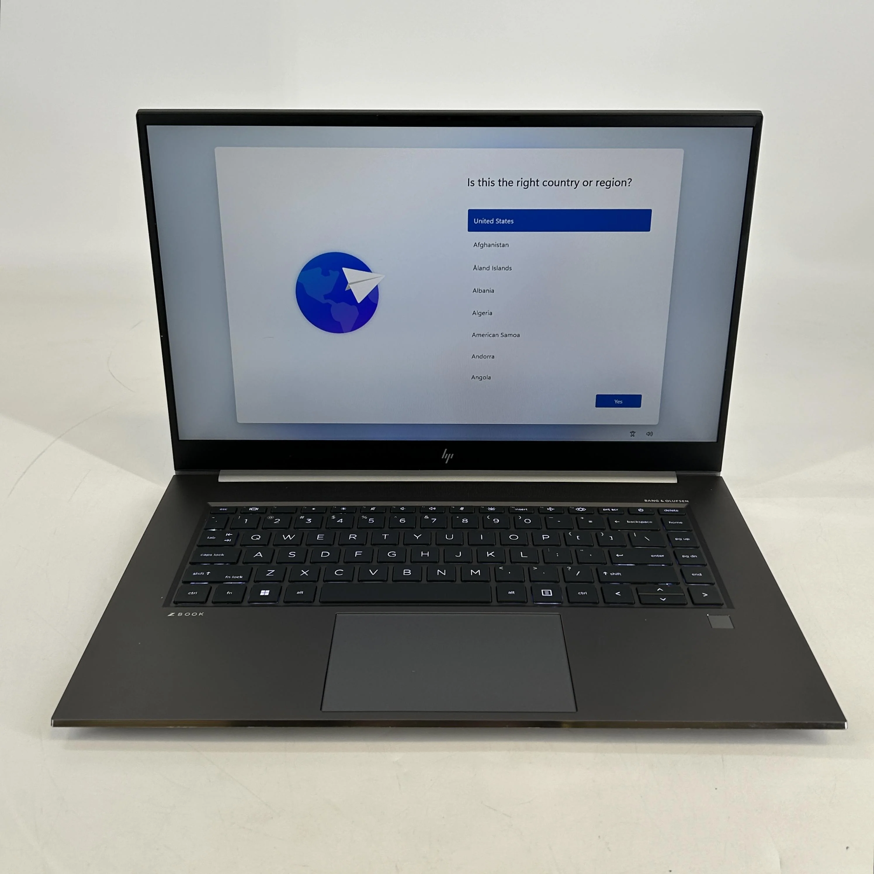 HP ZBook Studio 15 G8 Silver 2.5 GHz Intel Core i7 11th Gen. 32GB RAM 512GB Solid State Drive NVIDIA RTX A2000 4 GB