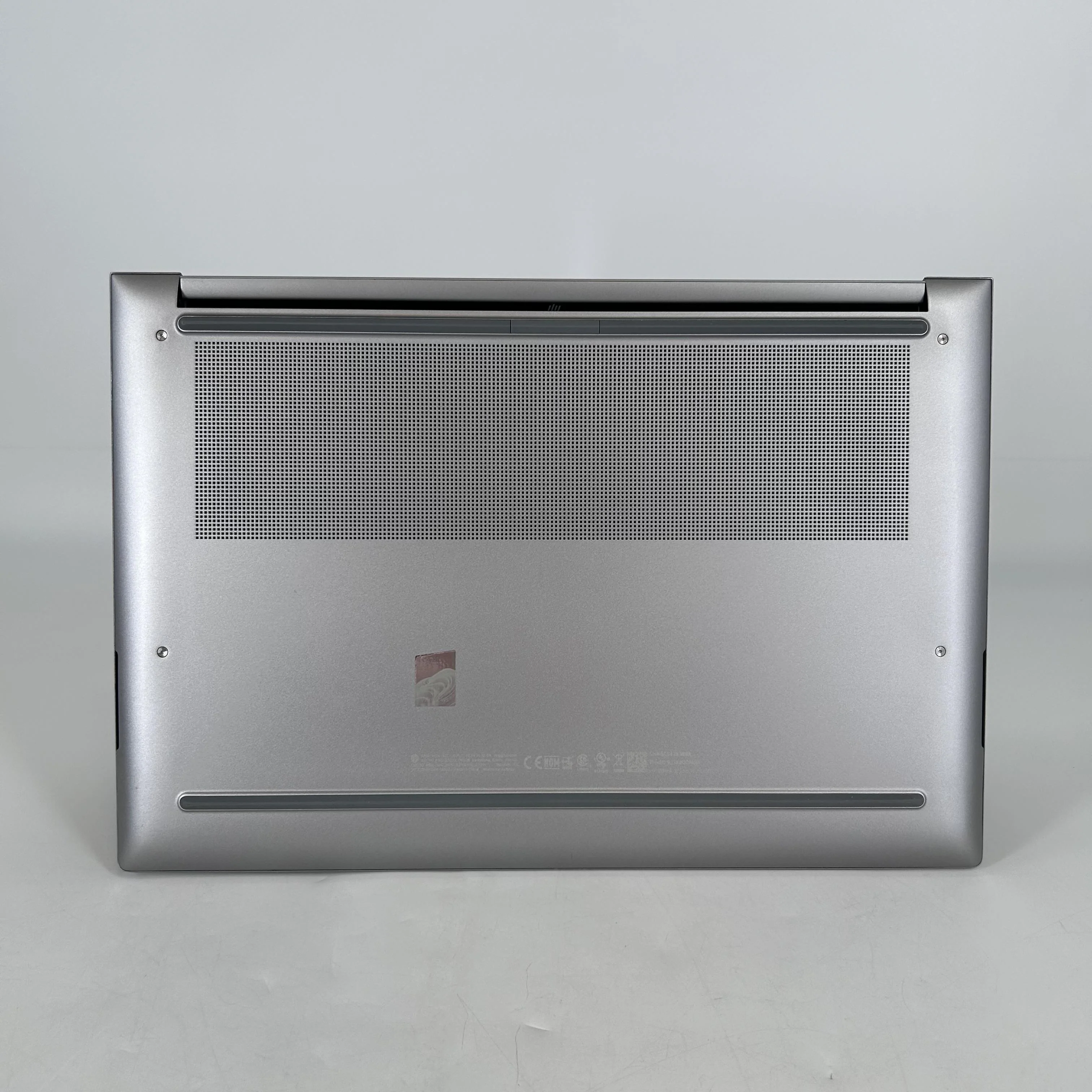 HP ZBook Studio 16 G10 Gray 2.5 GHz Intel Core i7 13th Gen. 64GB RAM 1TB Solid State Drive NVIDIA RTX 4000 Ada 12 GB - Image 5
