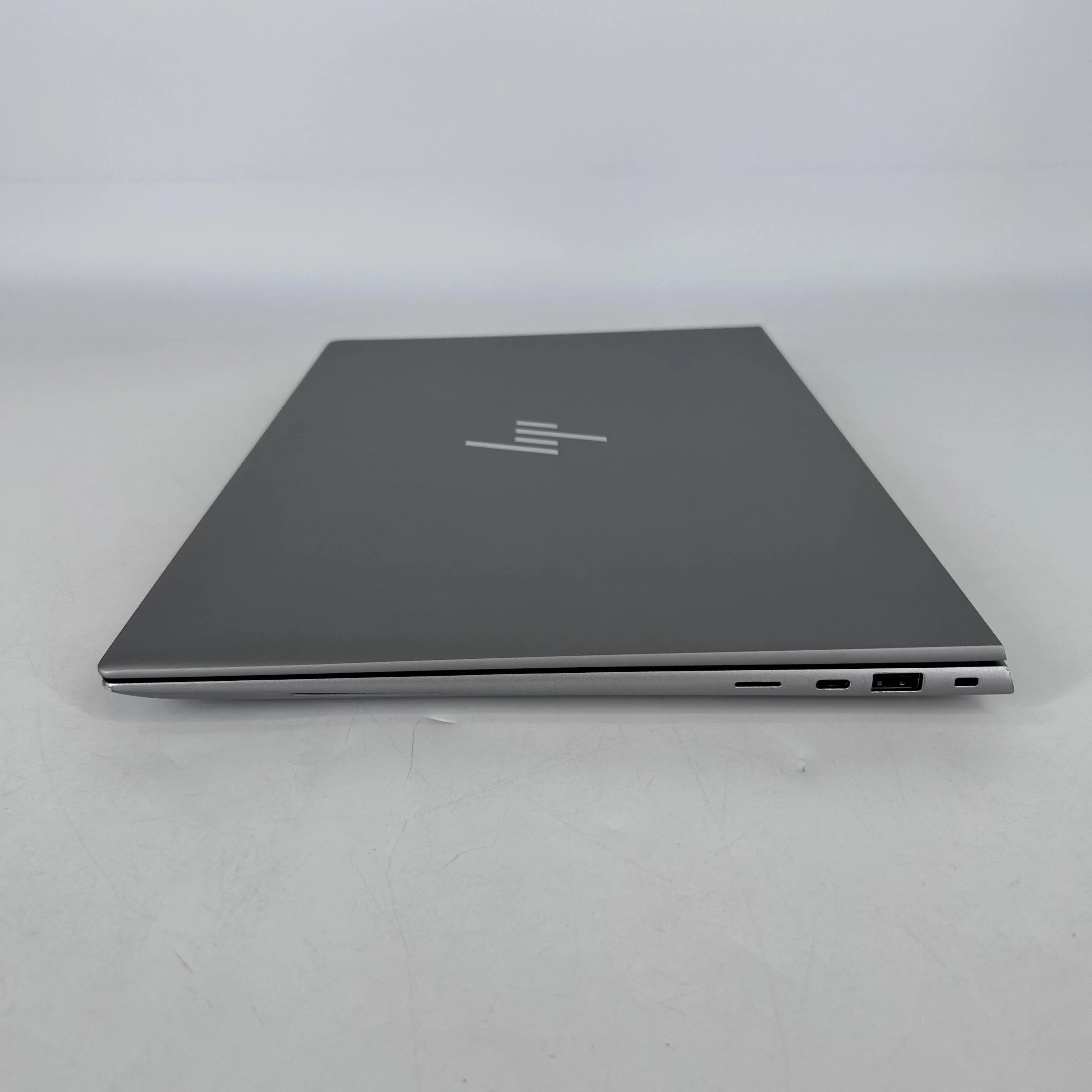 HP ZBook Studio 16 G10 Gray 2.5 GHz Intel Core i7 13th Gen. 64GB RAM 1TB Solid State Drive NVIDIA RTX 4000 Ada 12 GB - Image 6
