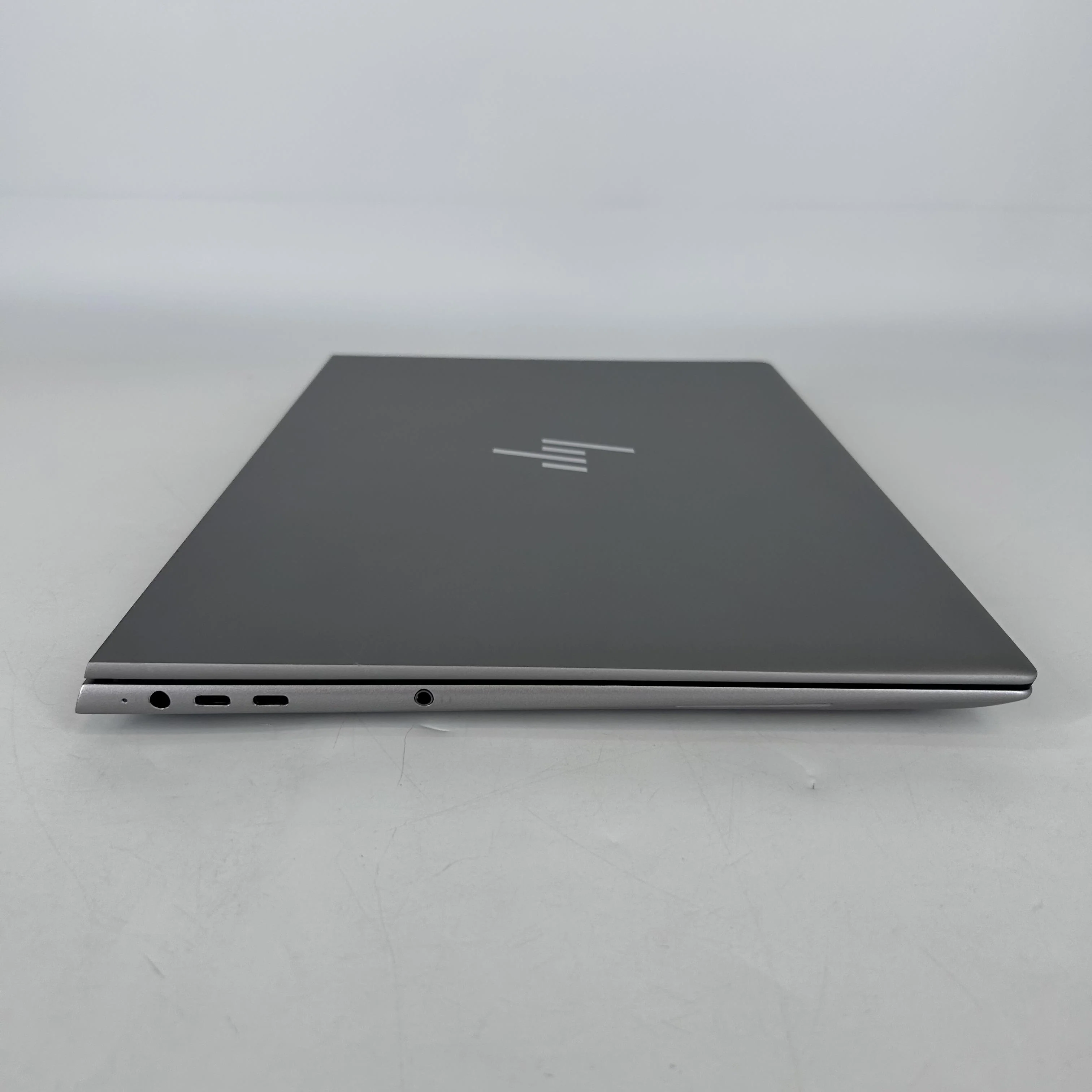 HP ZBook Studio 16 G10 Gray 2.5 GHz Intel Core i7 13th Gen. 64GB RAM 1TB Solid State Drive NVIDIA RTX 4000 Ada 12 GB - Image 9