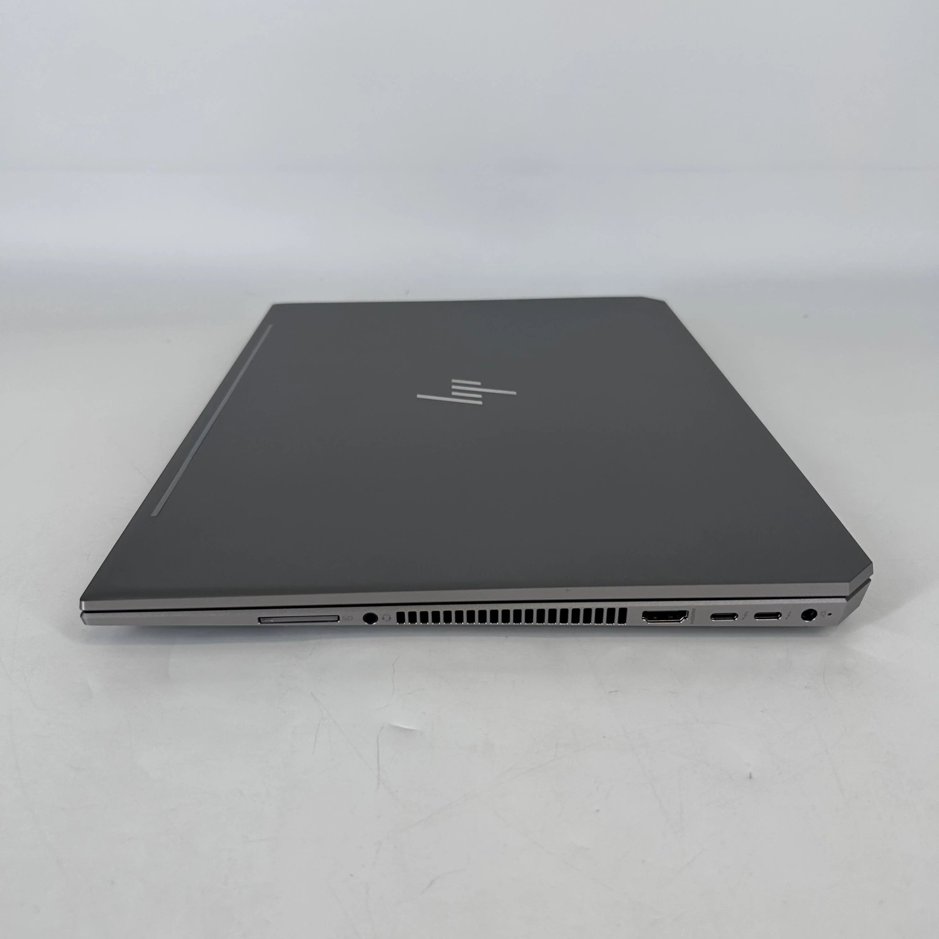 HP ZBook Studio G5 15.6 Gray 2.6 GHz Intel Core i7 8th Gen. 32GB RAM 512GB Solid State Drive NVIDIA Quadro P1000 4 GB - Image 7