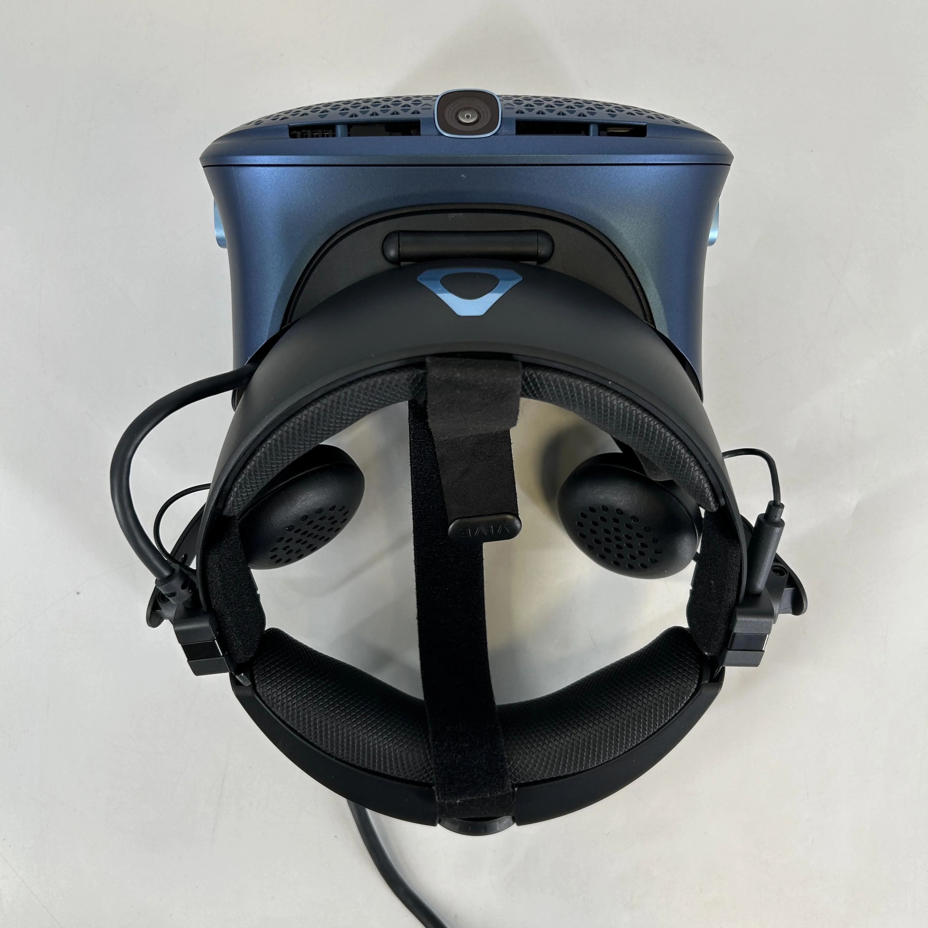 HTC Vive Cosmos Blue - Image 10