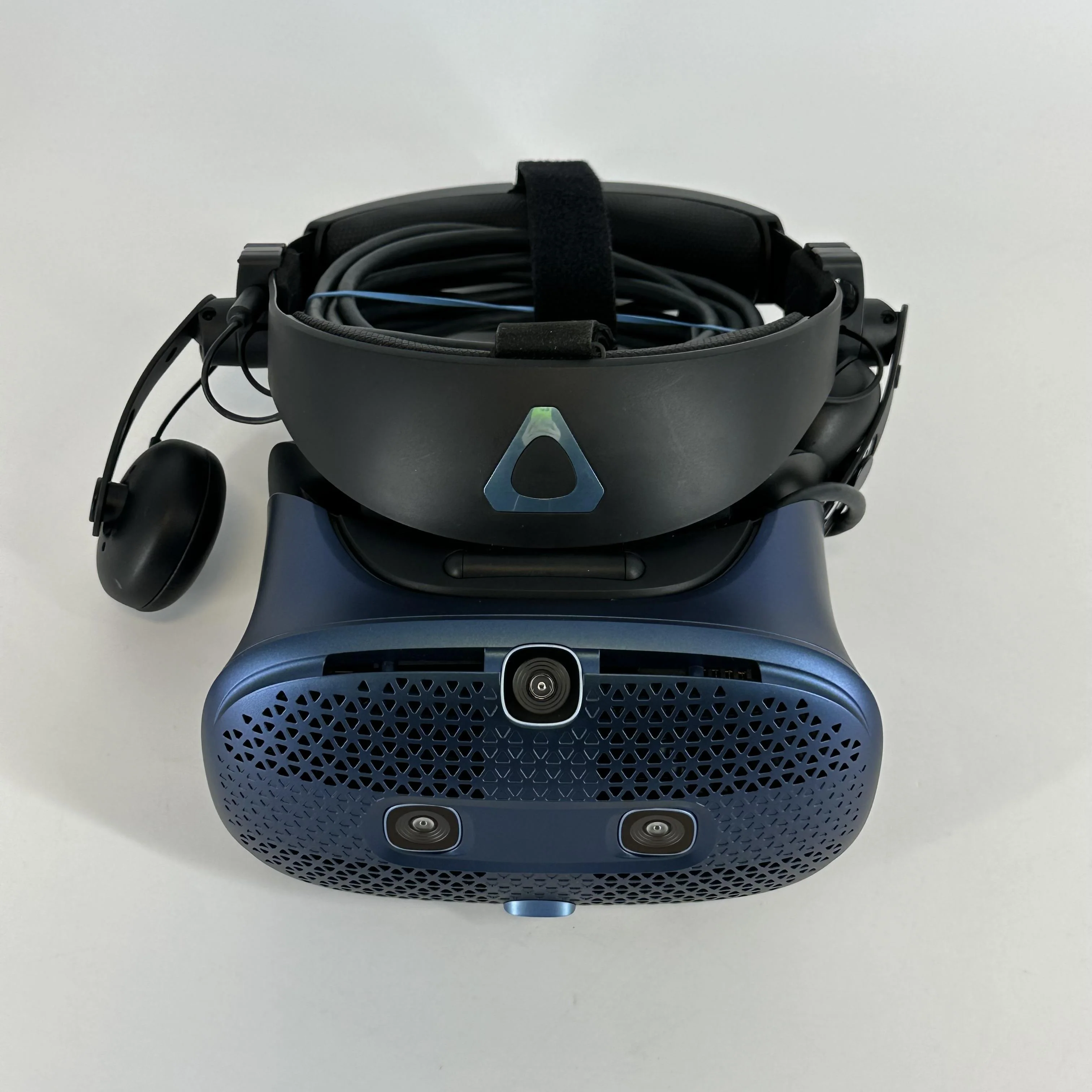HTC Vive Cosmos Blue - Image 3
