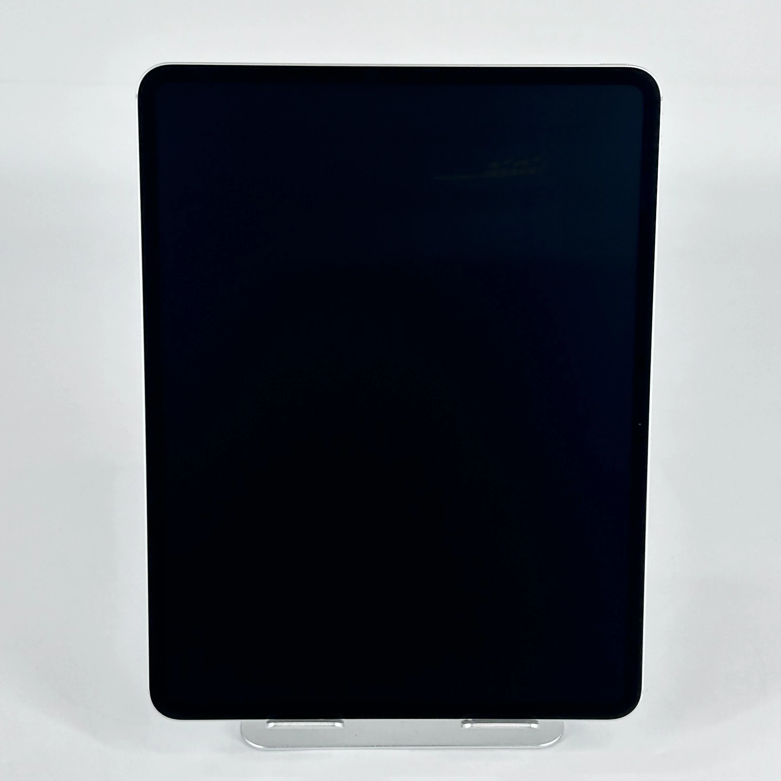iPad Pro 13 (M4) 1TB Silver (GSM Unlocked) - Image 3