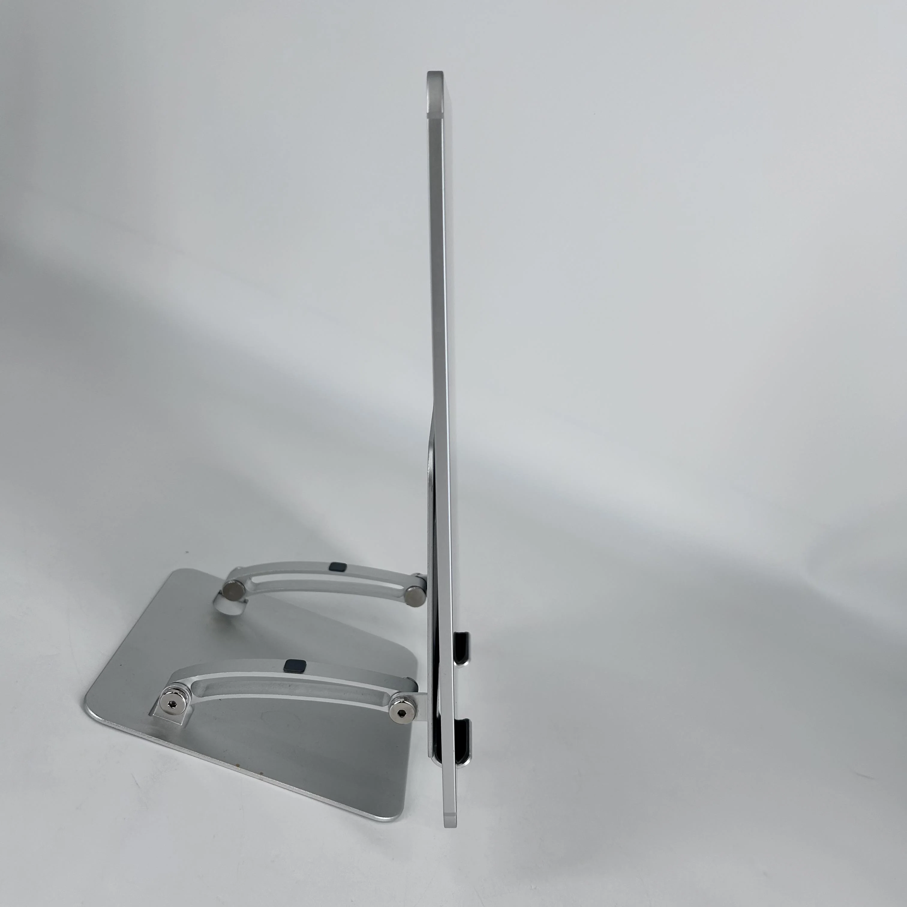iPad Pro 13 (M4) 1TB Silver (GSM Unlocked) - Image 4