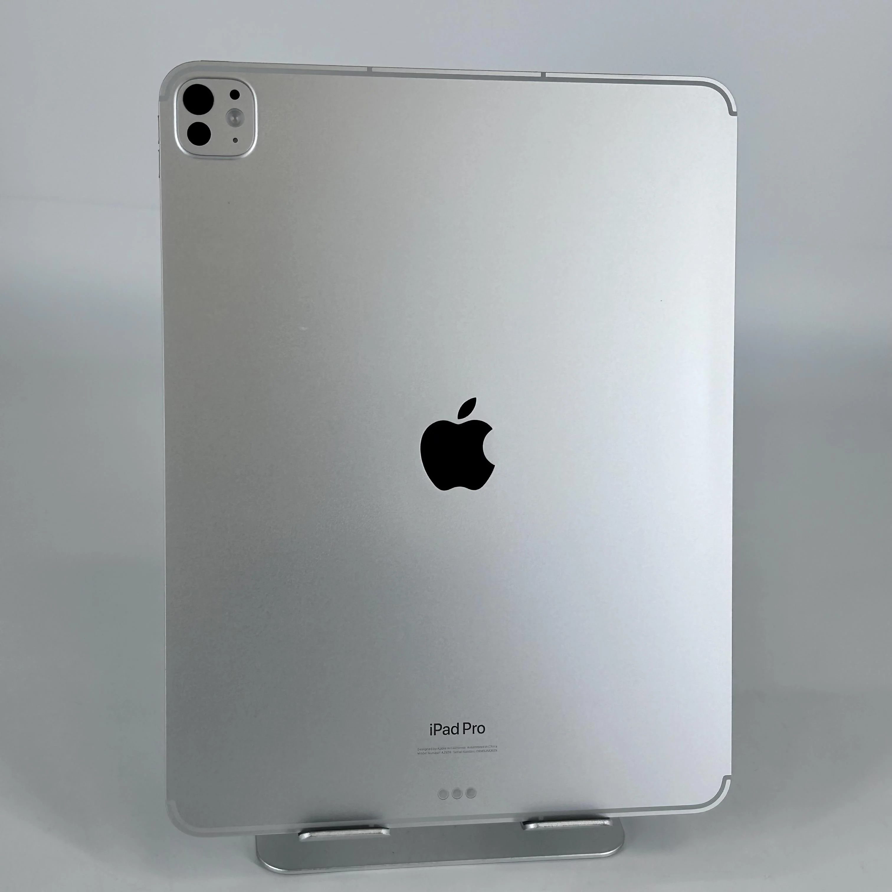 iPad Pro 13 (M4) 1TB Silver (GSM Unlocked) - Image 7