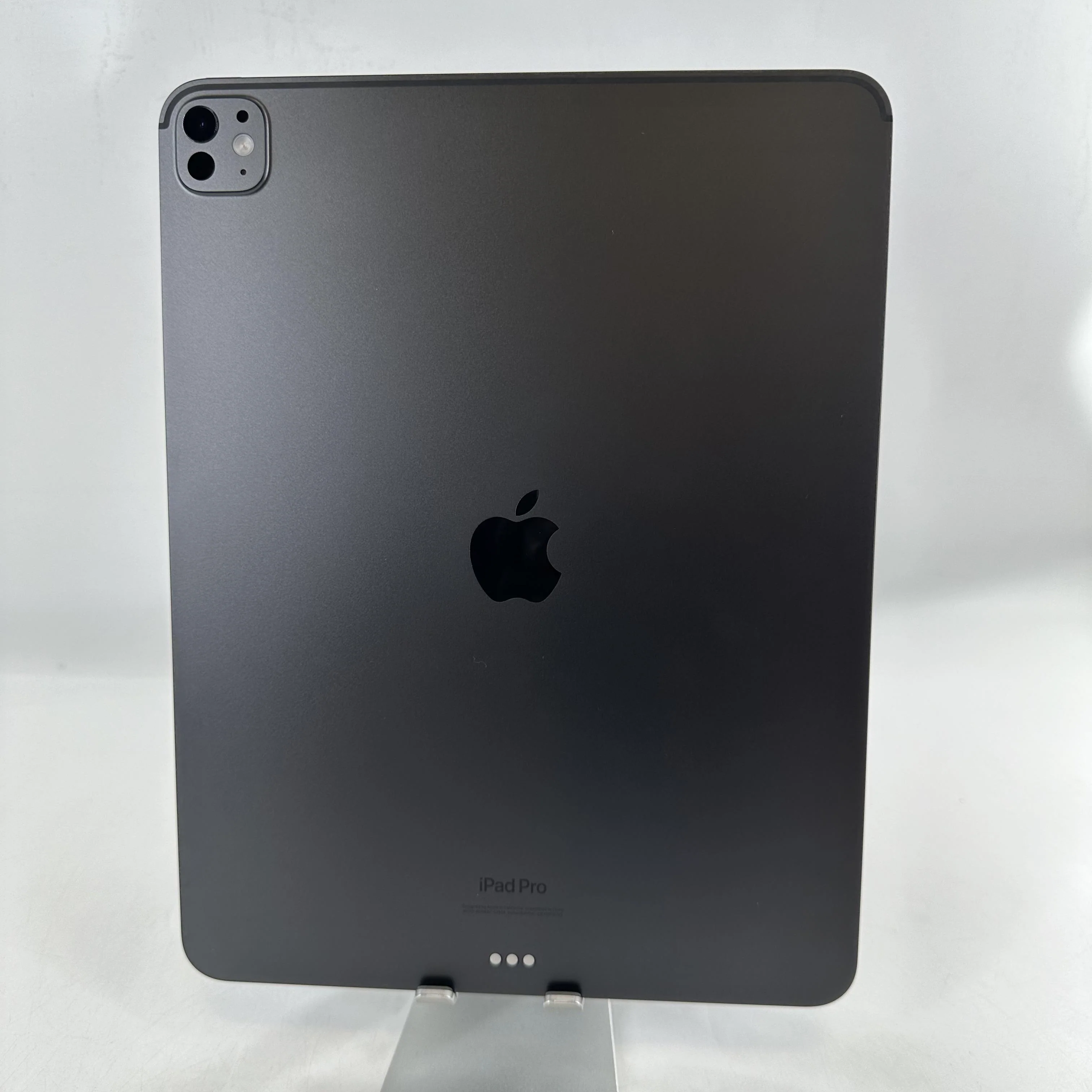 iPad Pro 13 (M4) 1TB Space Black (WiFi) - Image 12