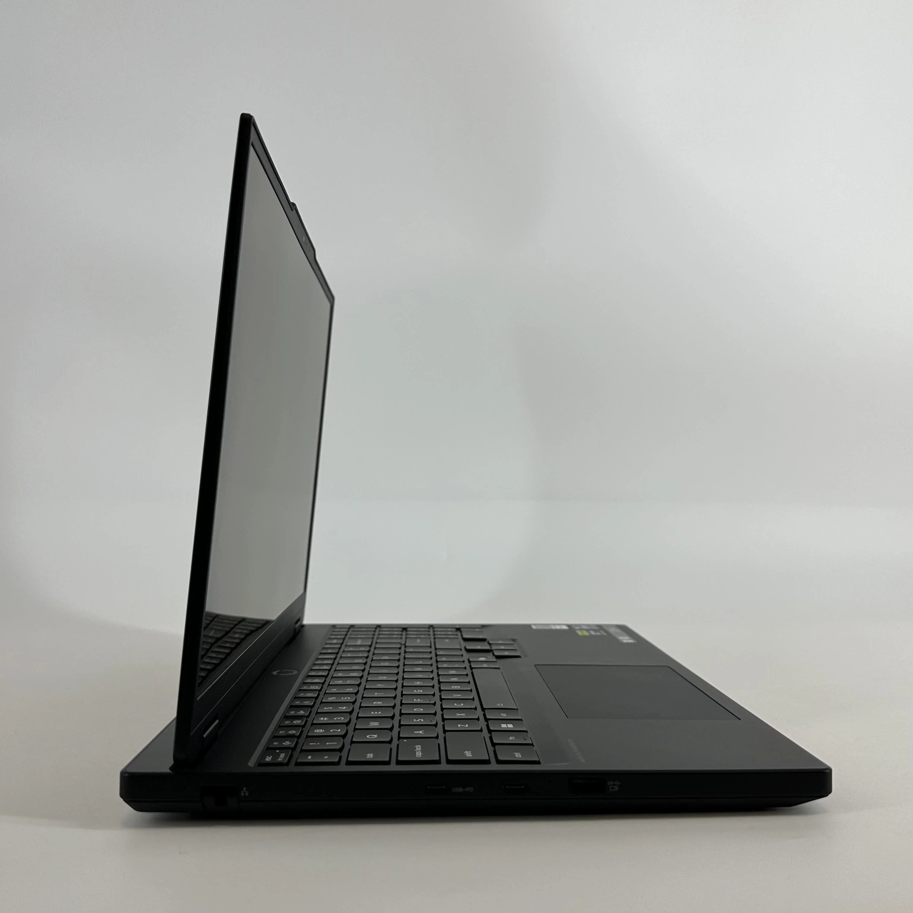Lenovo Legion 5i Gen 10 16 Black 2.2 GHz Intel Core i9 14th Gen. 32GB RAM 1TB Solid State Drive NVIDIA GeForce RTX 5070 8 GB - Image 4